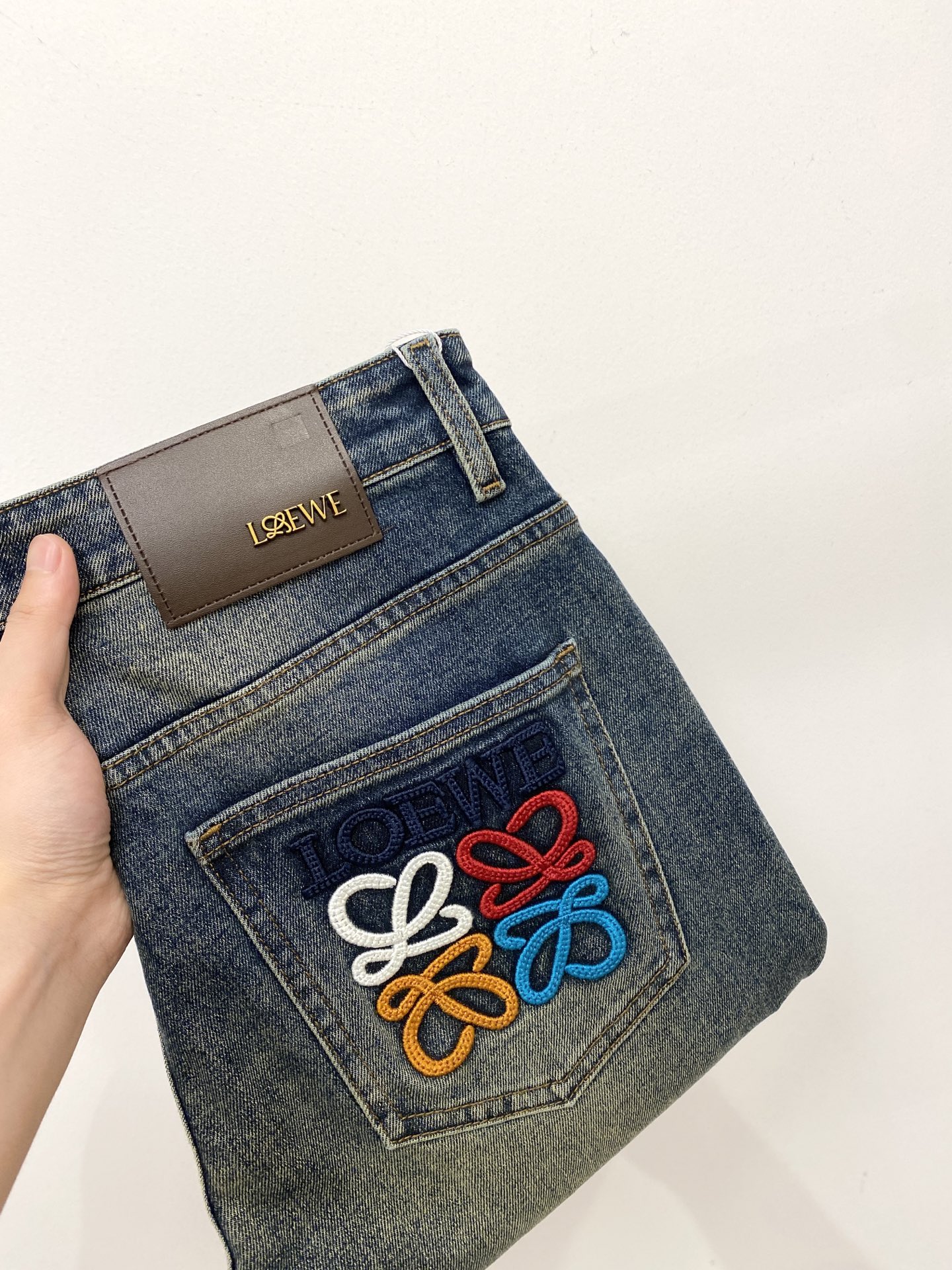 2025 Top-Fashion Synchronised Cabinets and Water-Washing Leisure Jeans Collection - 图片 1