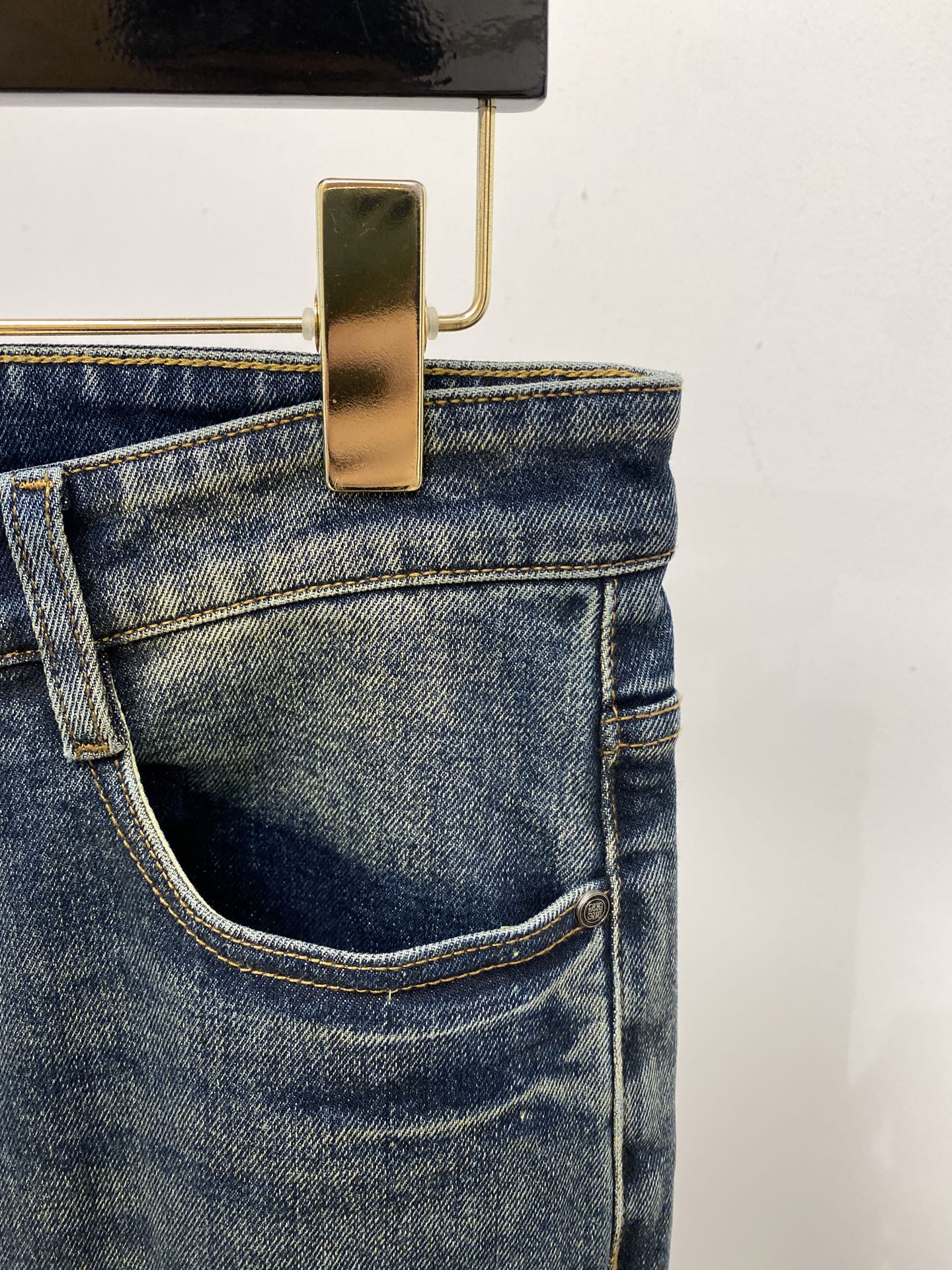 2025 Top-Fashion Synchronised Cabinets and Water-Washing Leisure Jeans Collection - 图片 4