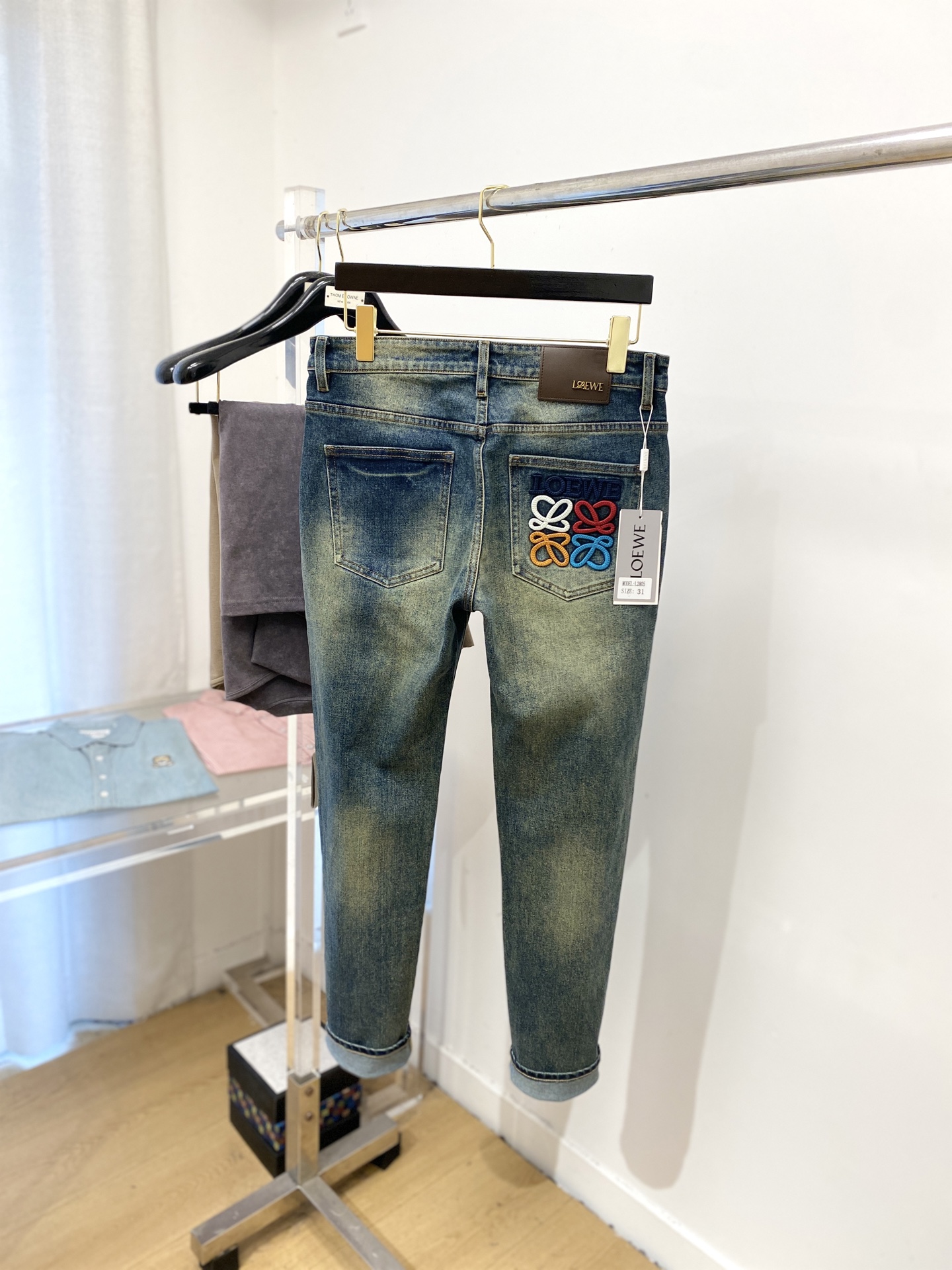 2025 Top-Fashion Synchronised Cabinets and Water-Washing Leisure Jeans Collection - 图片 9