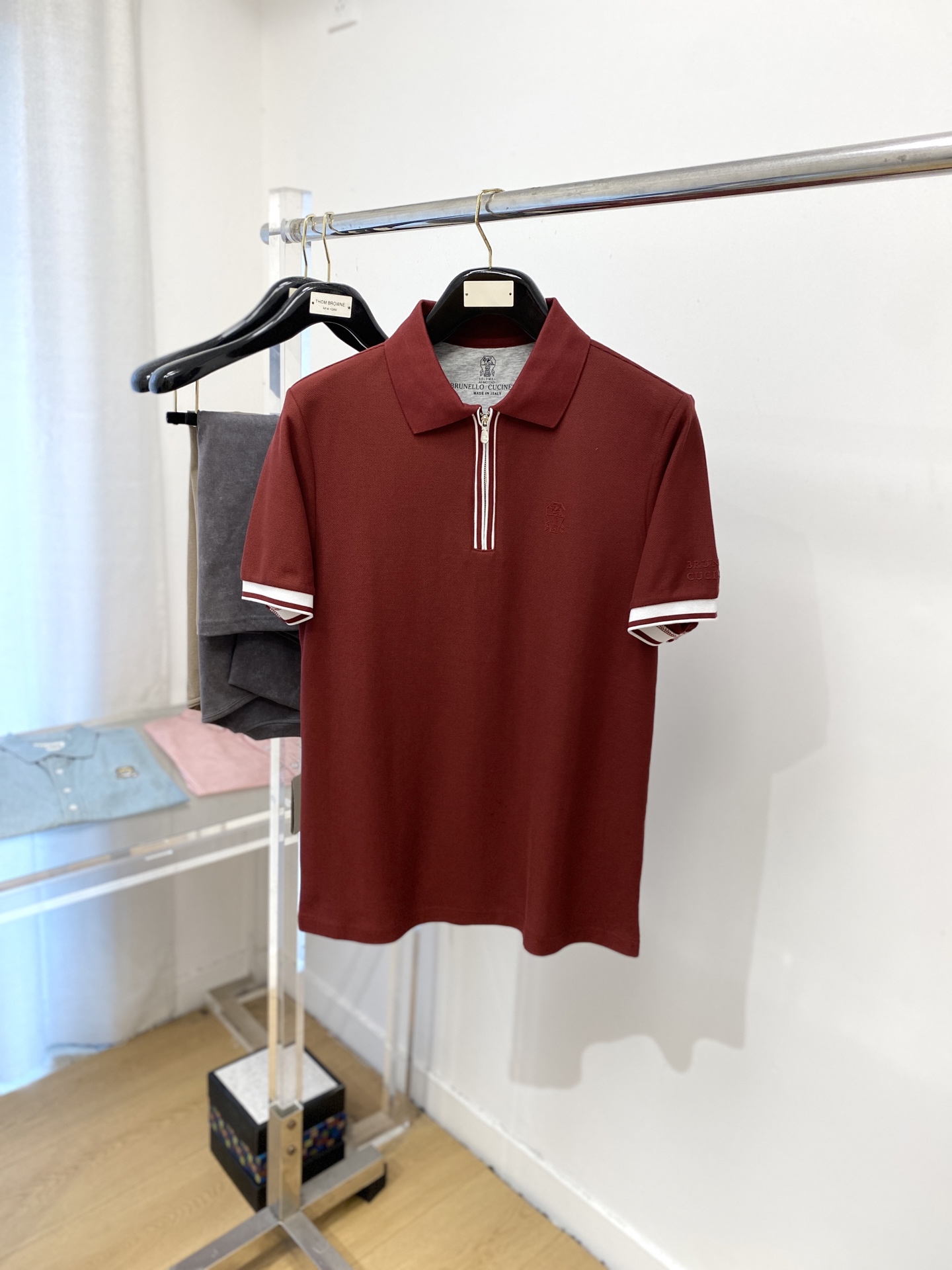 NO:458755,Brunello Cucinelli, 2025 new short-sleeved T-shirt, handsome and fashionable, top-grade glue-printed pattern logo on the chest, simple and versatile style. Fabric cotton is not only crisp, maintains a fashionable silhouette, and is comfortable to wear, and the yarn is more delicate. The number M-3XL, brunello cucinelli, T-shirt, tees, t-shirt, alexander wang19860909Brunello Cucinelli、2025新品短袖T恤,帅气时尚,胸前顶级印胶图案logo,简约百搭款.面料棉 不仅挺括,保持潮流的廓形,又穿着舒适,纱织更细腻,码数M-3XL,,brunello cucinelli,T-shirt,tees，t-shirt,alexander wang,Men's clothing