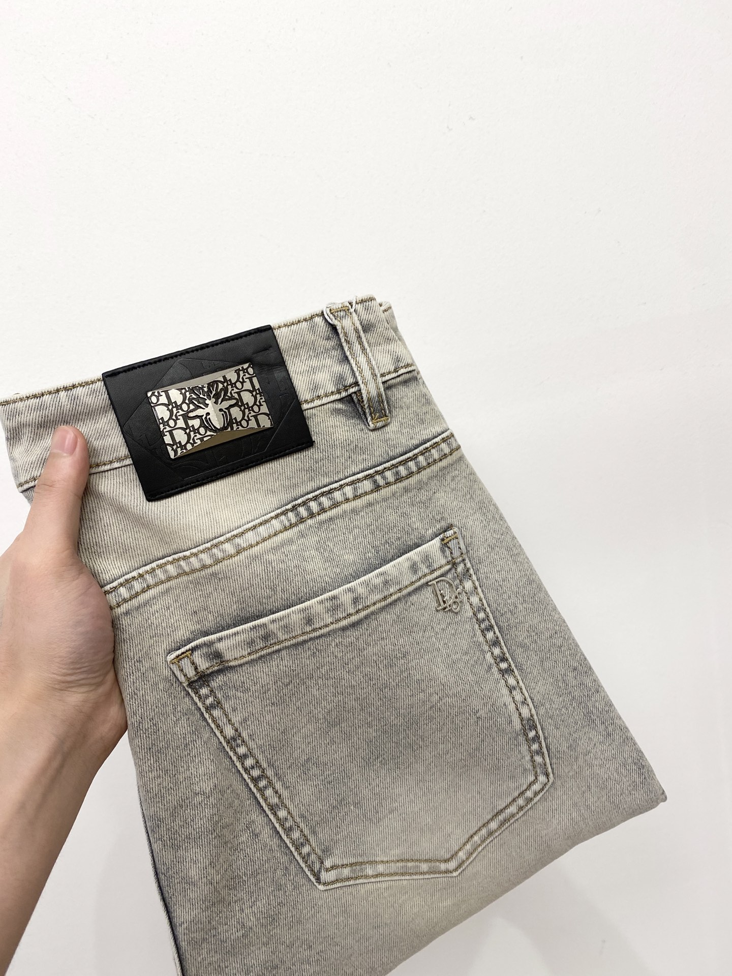 NO:458741,Dior, 2025 latest products, special counters are available at the same time, original singles, washable casual jeans, imported original washable elastic fabric, comfortable and elastic, original hardware and auxiliary decorative logo, super positive style, extremely high grade, counter quality, fashionable and stylish upper body, 29-38,,dior,jeans,alexander wang19860909迪奥、2025最新品,专柜同步有售,原单狠货,水洗休闲牛仔裤,进口原版水洗弹力面料,舒适有弹性,原版五金辅料装饰logo,版型超正,档次极高,专柜品质,上身时尚有型,码数29-38,,dior,jeans,alexander wang,Men's clothing