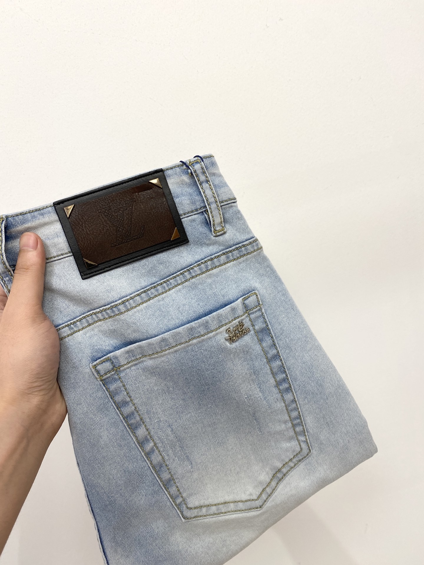 NO:458747,LV, 2025 latest products, special counters are available at the same time, original singles, washable casual jeans, imported original washing elastic fabric, comfortable and elastic, original hardware and auxiliary decorative logo, super positive style, extremely high grade, counter quality, fashionable and stylish upper body, 29-38,, louis vuitton, jeans, alexander wang19860909LV、2025最新品,专柜同步有售,原单狠货,水洗休闲牛仔裤,进口原版水洗弹力面料,舒适有弹性,原版五金辅料装饰logo,版型超正,档次极高,专柜品质,上身时尚有型,码数29-38,,louis vuitton,jeans,alexander wang,Men's clothing