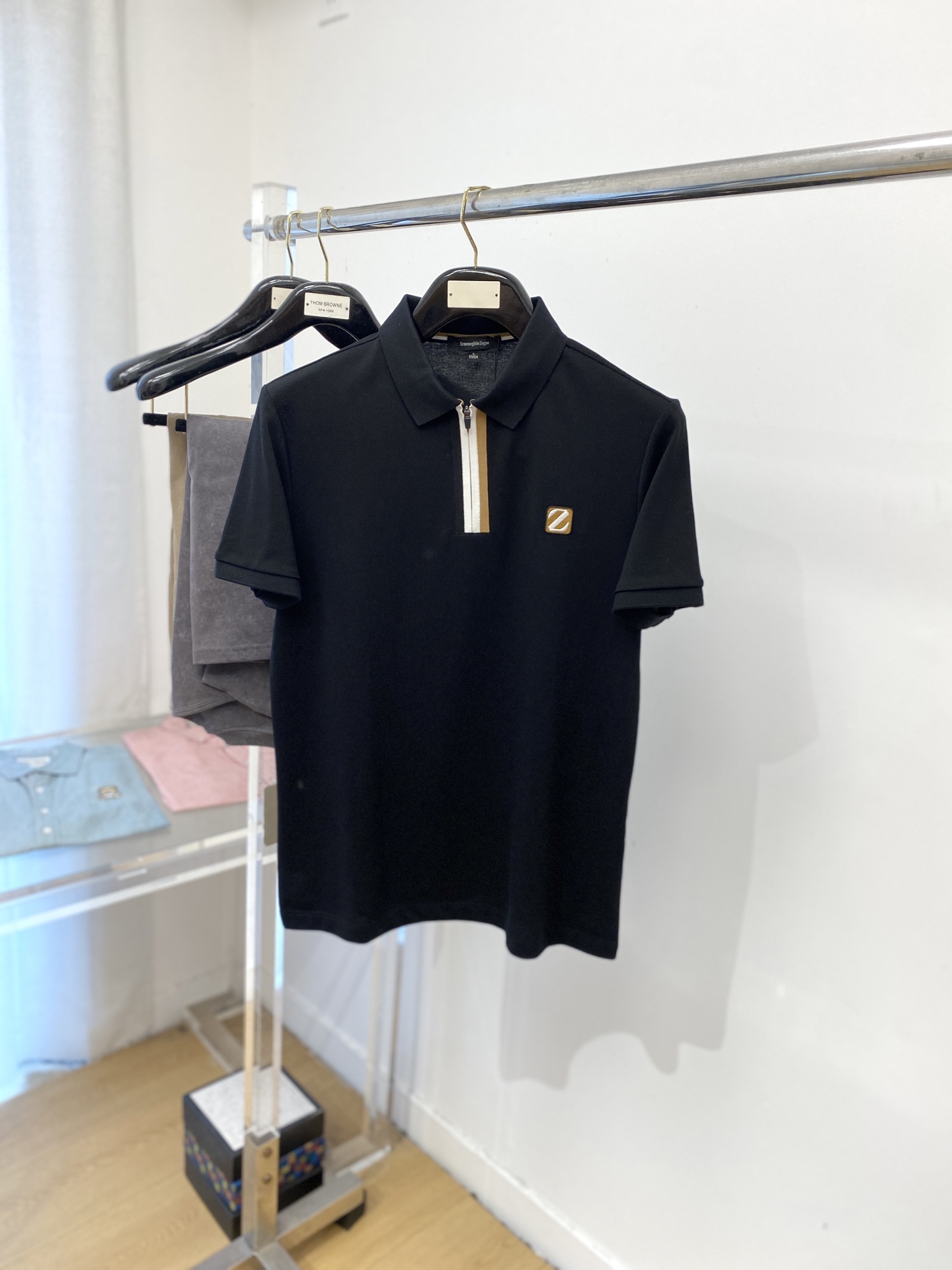 NO:458754,Zenia, 2025 new short-sleeved T-shirt, handsome and fashionable, exquisite embroidered letter logo on the chest, simple and versatile style. Fabric cotton is not only crisp, maintains a fashionable silhouette, but also comfortable to wear, and the yarn is more delicate, the number M-3XL, zegna, T-shirt, tees, t-shirt, alexander wang19860909杰尼亚、2025新品短袖T恤,帅气时尚,胸前精致刺绣字母logo,简约百搭款.面料棉 不仅挺括,保持潮流的廓形,又穿着舒适,纱织更细腻,码数M-3XL,,zegna,T-shirt,tees，t-shirt,alexander wang,Men's clothing