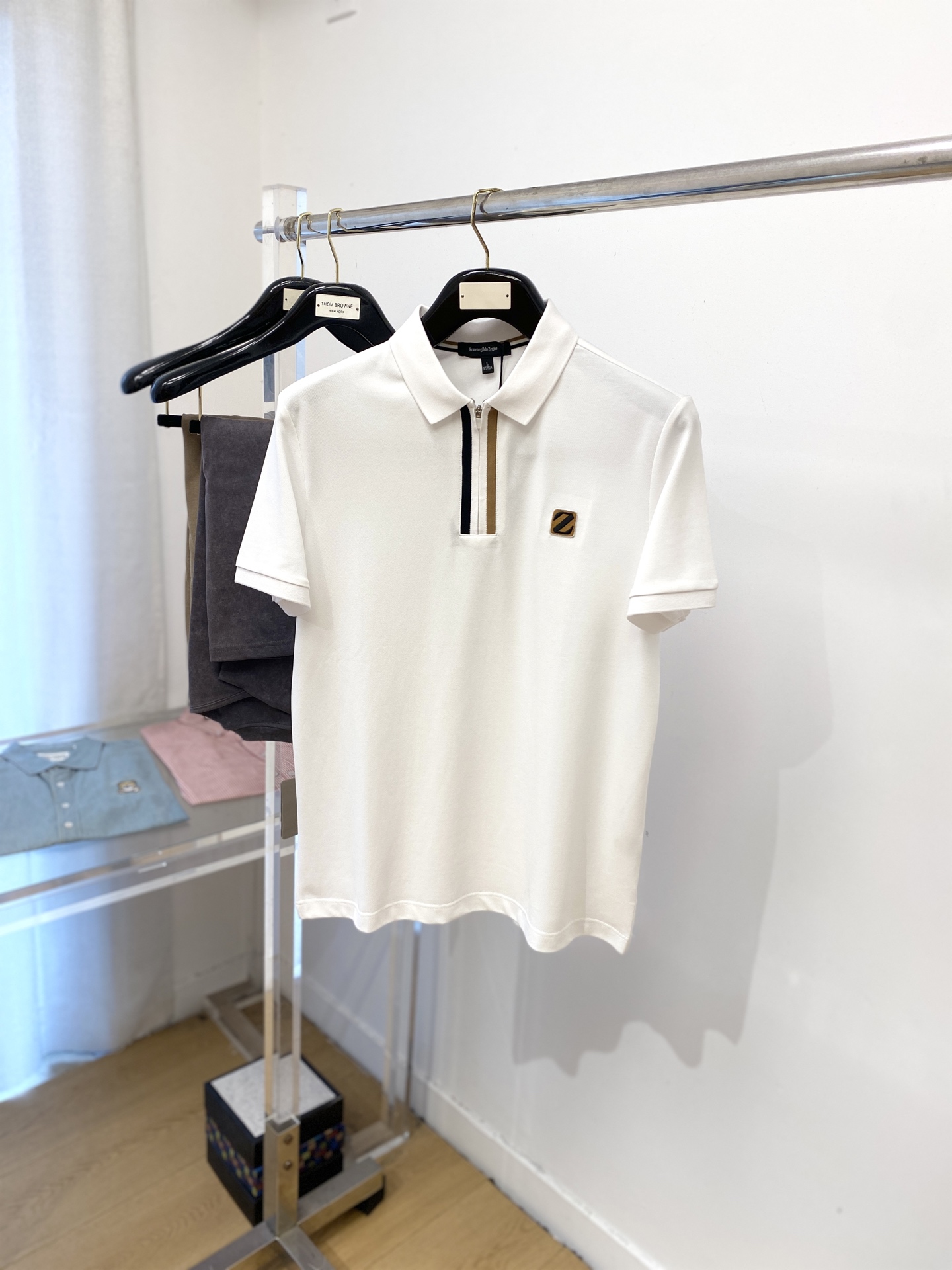 NO:458757,Zenia, 2025 new short-sleeved T-shirt, handsome and fashionable, exquisite embroidered letter logo on the chest, simple and versatile style. Fabric cotton is not only crisp, maintains a fashionable silhouette, but also comfortable to wear, and the yarn is more delicate, the number M-3XL, zegna, T-shirt, tees, t-shirt, alexander wang19860909杰尼亚、2025新品短袖T恤,帅气时尚,胸前精致刺绣字母logo,简约百搭款.面料棉 不仅挺括,保持潮流的廓形,又穿着舒适,纱织更细腻,码数M-3XL,,zegna,T-shirt,tees，t-shirt,alexander wang,Men's clothing