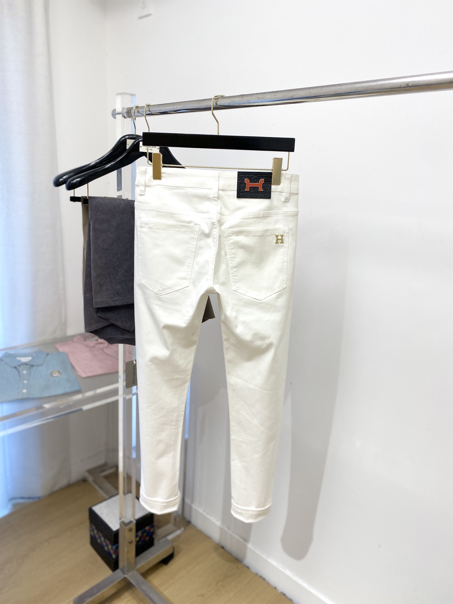 “Emass 2025 Latest Products: Original Water-Washing Jeans with Comfy Elasticity and Hardware Decoration” - 图片 9