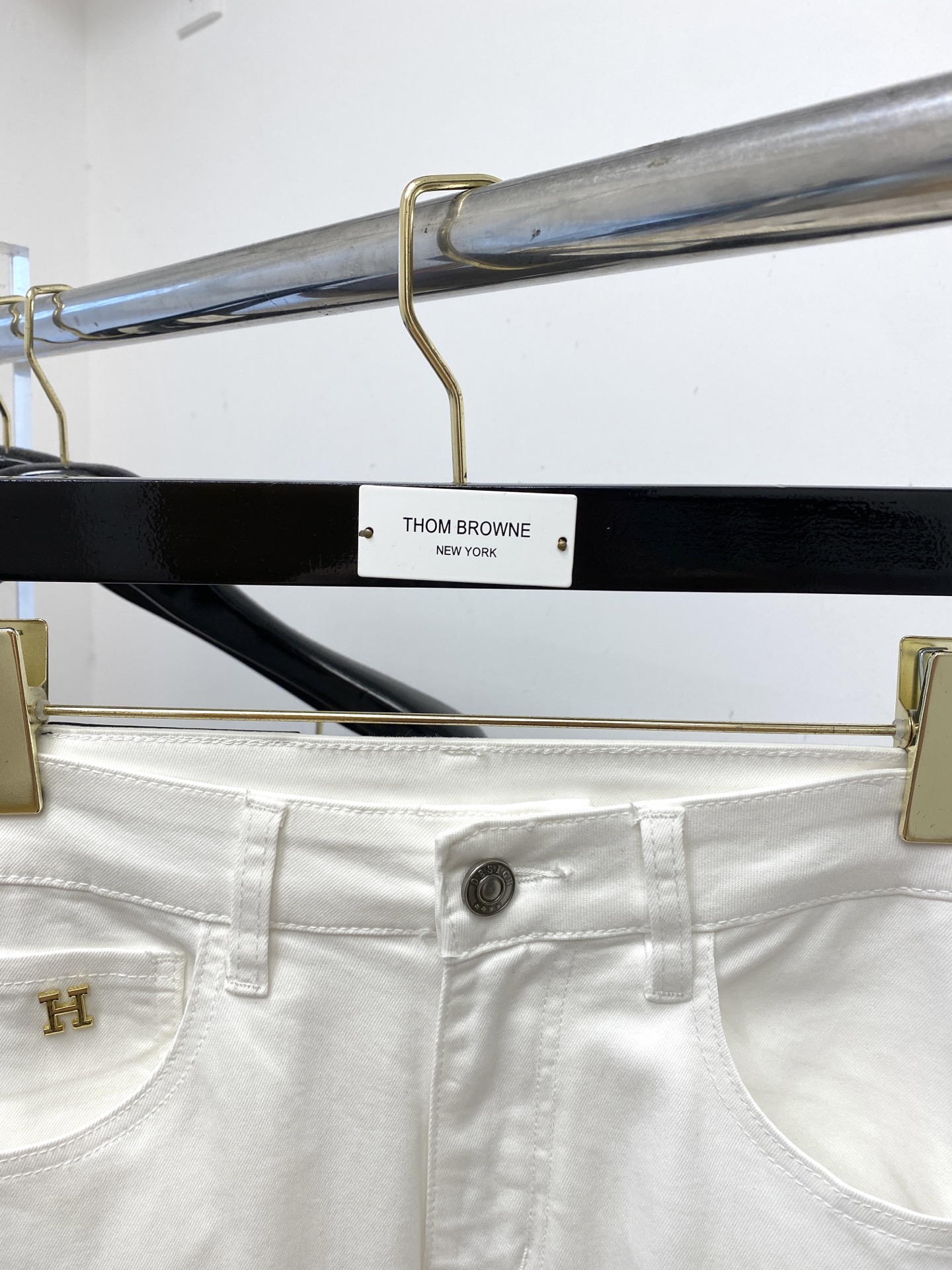 “Emass 2025 Latest Products: Original Water-Washing Jeans with Comfy Elasticity and Hardware Decoration” - 图片 3