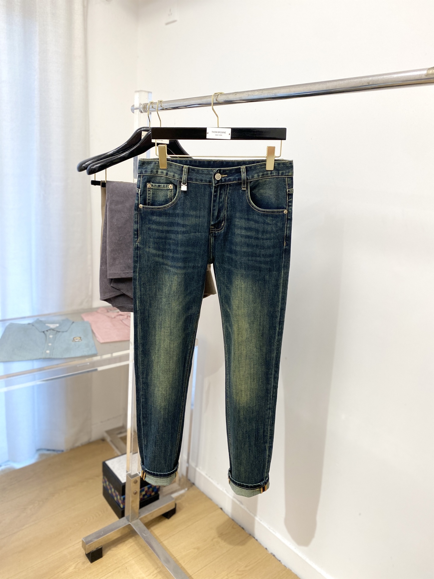 Emass 2025 Latest Products: Synchronized Sales, Original Water-Washing Jeans with Comfy Elasticity - 图片 2