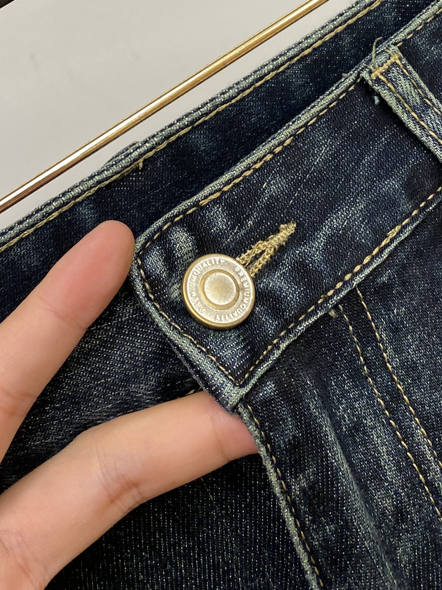 Emass 2025 Latest Products: Synchronized Sales, Original Water-Washing Jeans with Comfy Elasticity - 图片 6