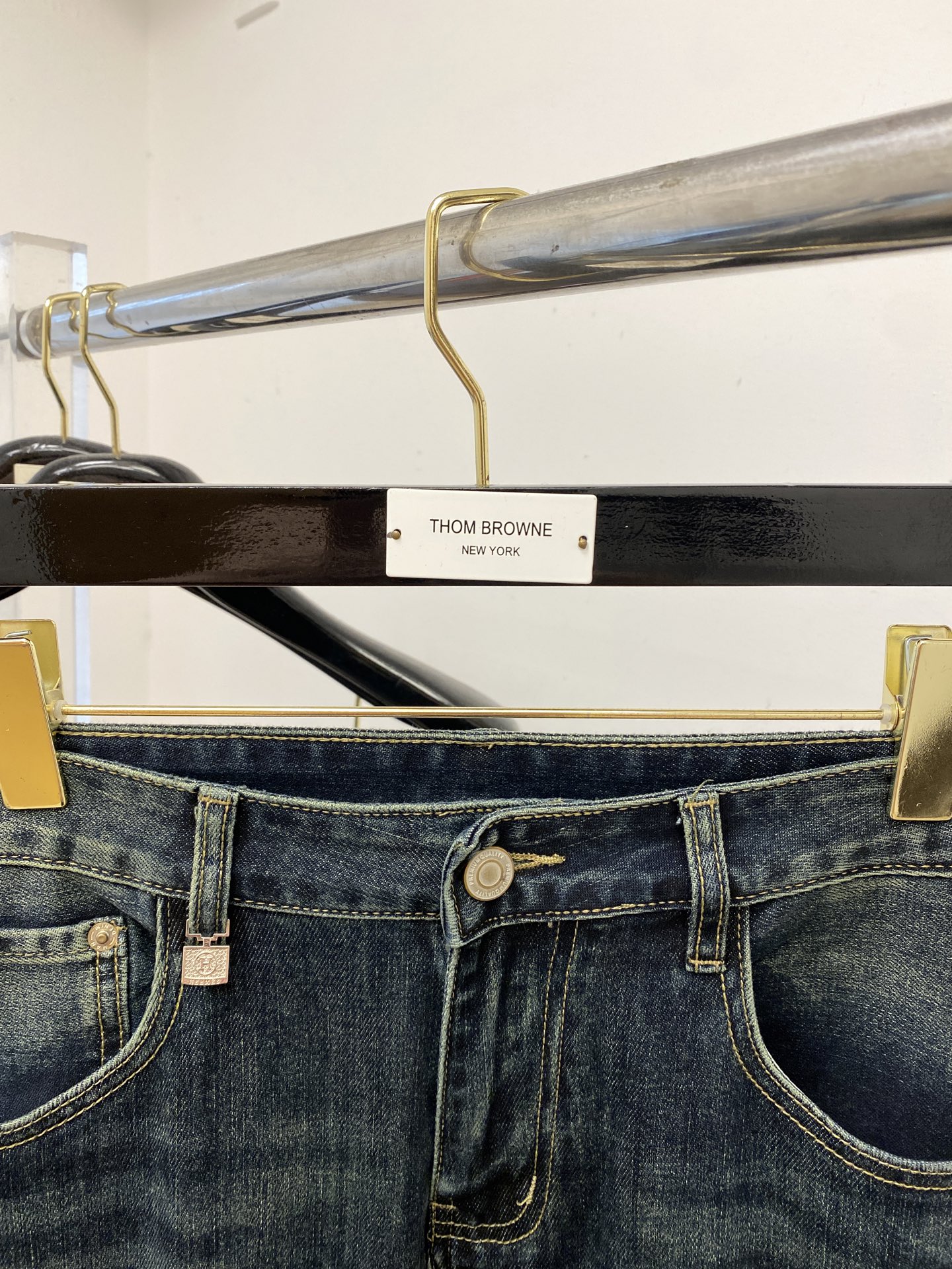 Emass 2025 Latest Products: Synchronized Sales, Original Water-Washing Jeans with Comfy Elasticity - 图片 3