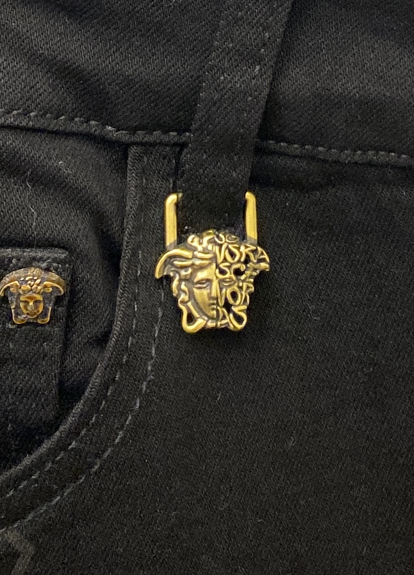 Versace 2025 Latest Products: Synchronized Cabinets, Original Water-Washing Jeans with Comfort and Elasticity - 图片 5