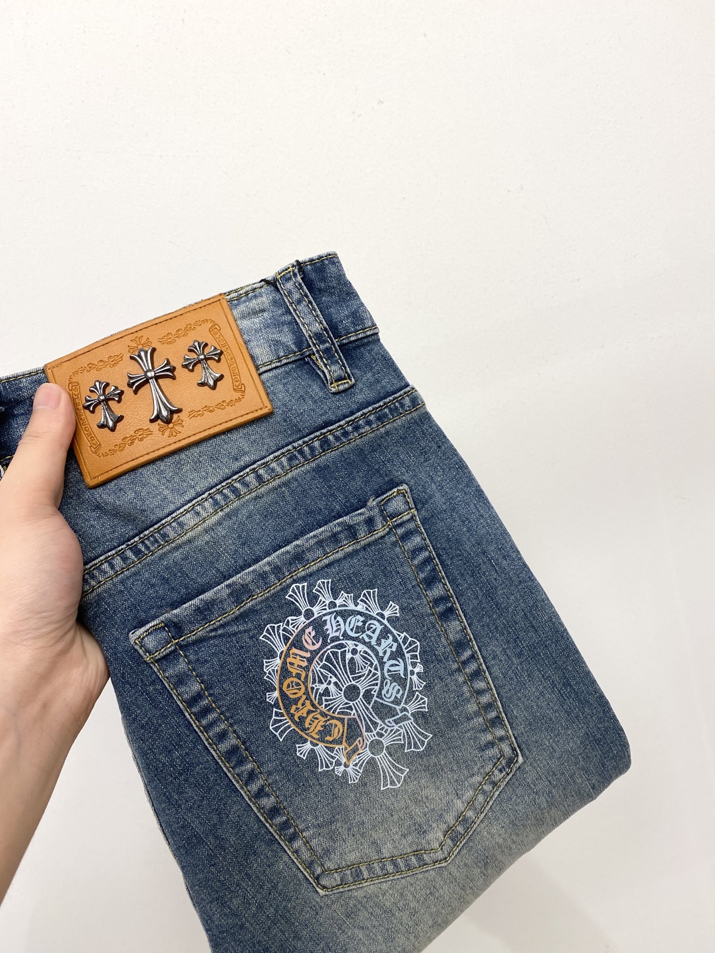 NO:455968,Croxin, 2025 latest products, special counters are available at the same time, original singles, washable casual jeans, imported original washable elastic fabric, comfortable and elastic, original hardware and auxiliary decorative logo, super positive style, extremely high grade, counter quality, fashionable and stylish upper body, 29-38, chrome hearts, jeans, alexander wang19860909克罗心、2025最新品,专柜同步有售,原单狠货,水洗休闲牛仔裤,进口原版水洗弹力面料,舒适有弹性,原版五金辅料装饰logo,版型超正,档次极高,专柜品质,上身时尚有型,码数29-38,,chrome hearts,jeans,alexander wang,Men's clothing