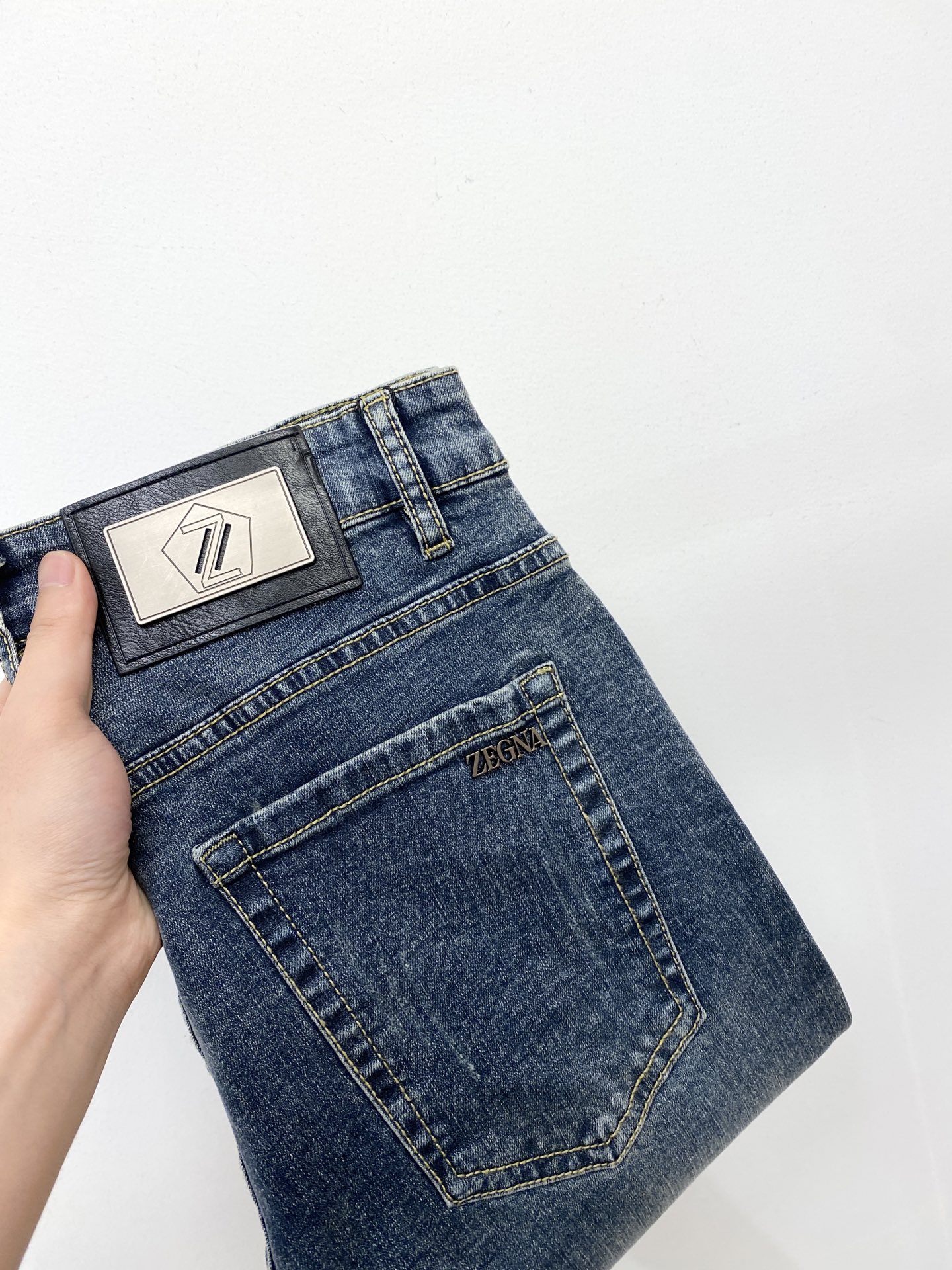 NO:455978,Jenia, 2025 latest products, special counters are available at the same time, original singles, washable casual jeans, imported original washable elastic fabric, comfortable and elastic, original hardware and auxiliary decorative logo, super positive style, extremely high grade, counter quality, fashionable and stylish upper body, 29-38, zegna, jeans, alexander wang19860909杰尼亚、2025最新品,专柜同步有售,原单狠货,水洗休闲牛仔裤,进口原版水洗弹力面料,舒适有弹性,原版五金辅料装饰logo,版型超正,档次极高,专柜品质,上身时尚有型,码数29-38,,zegna,jeans,alexander wang,Men's clothing