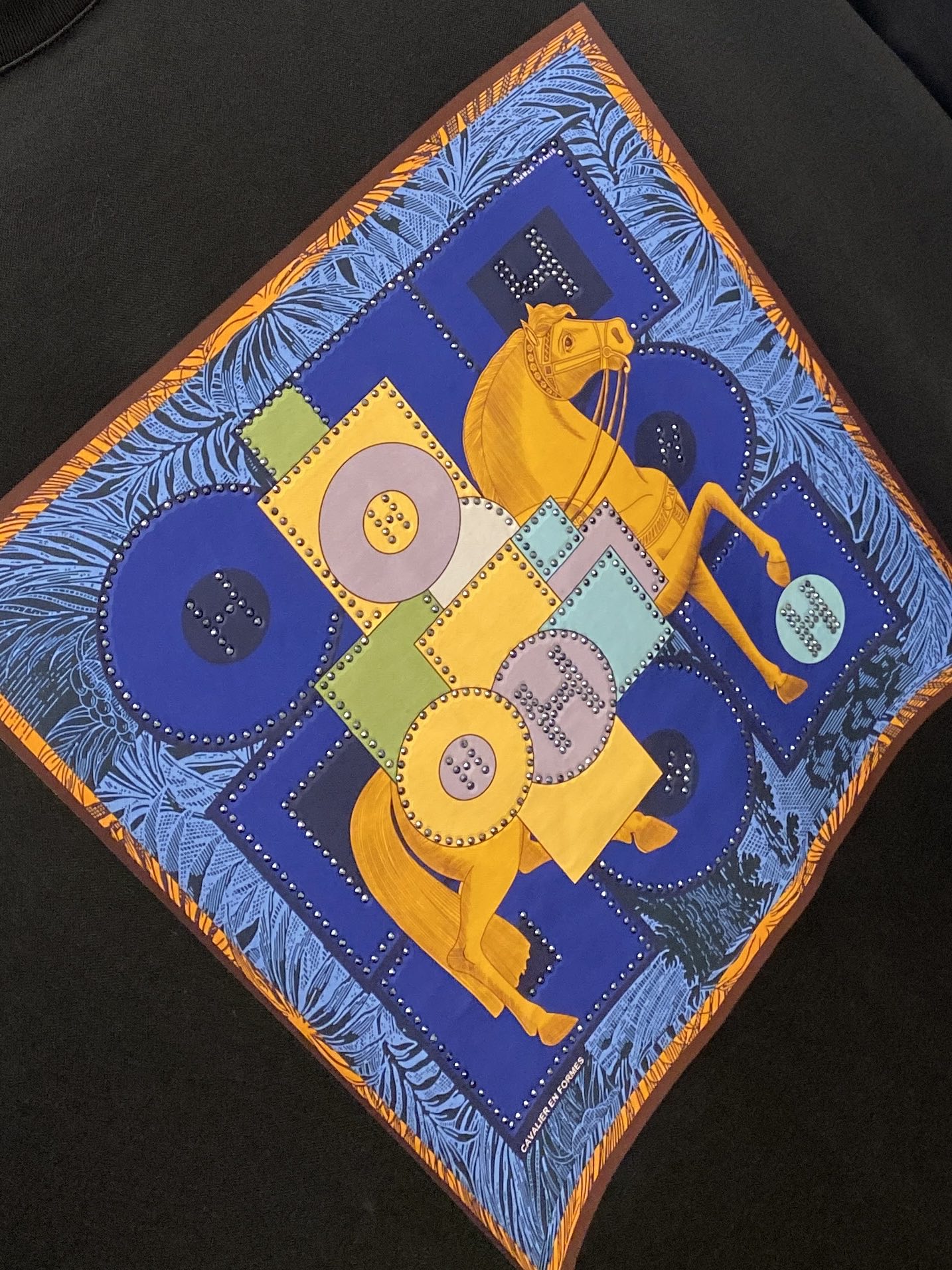 爱马仕、2025新品短袖T恤，帅气时尚，胸前顶级印花烫钻图案logo，简约百搭款。面料棉 不仅挺括，保持