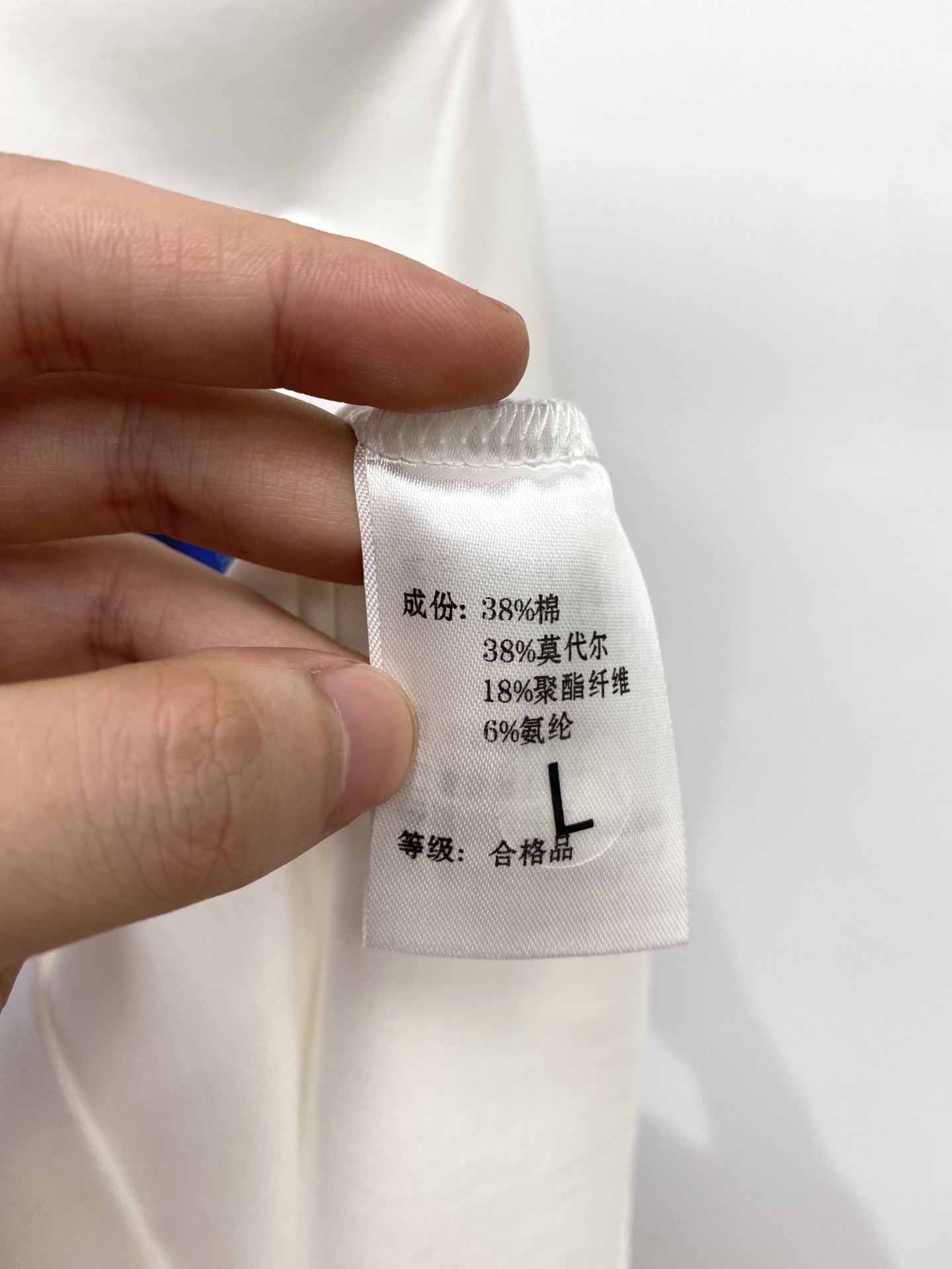 爱马仕、2025新品短袖T恤，帅气时尚，胸前顶级印花烫钻图案logo，简约百搭款。面料棉 不仅挺括，保持