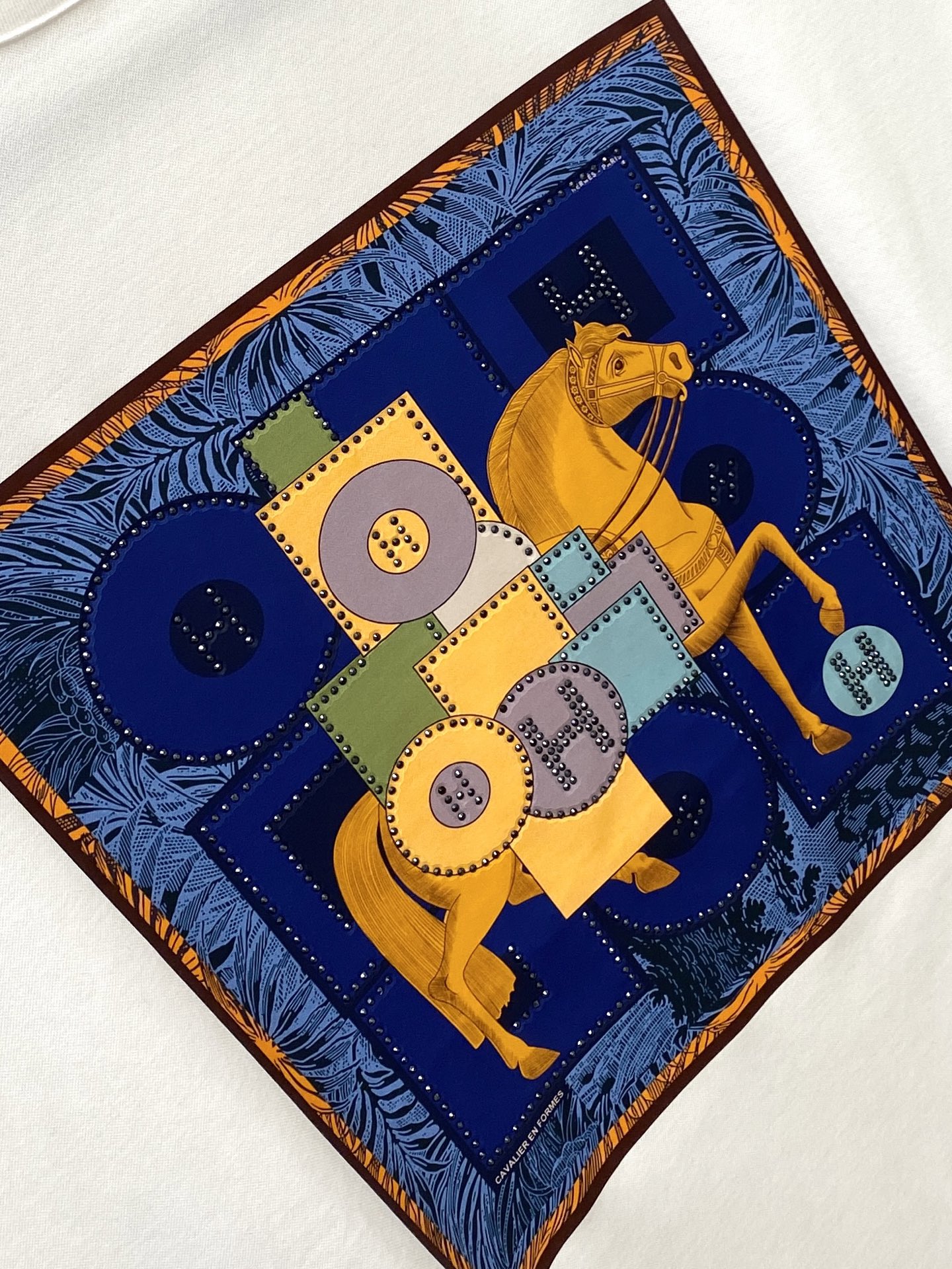 爱马仕、2025新品短袖T恤，帅气时尚，胸前顶级印花烫钻图案logo，简约百搭款。面料棉 不仅挺括，保持