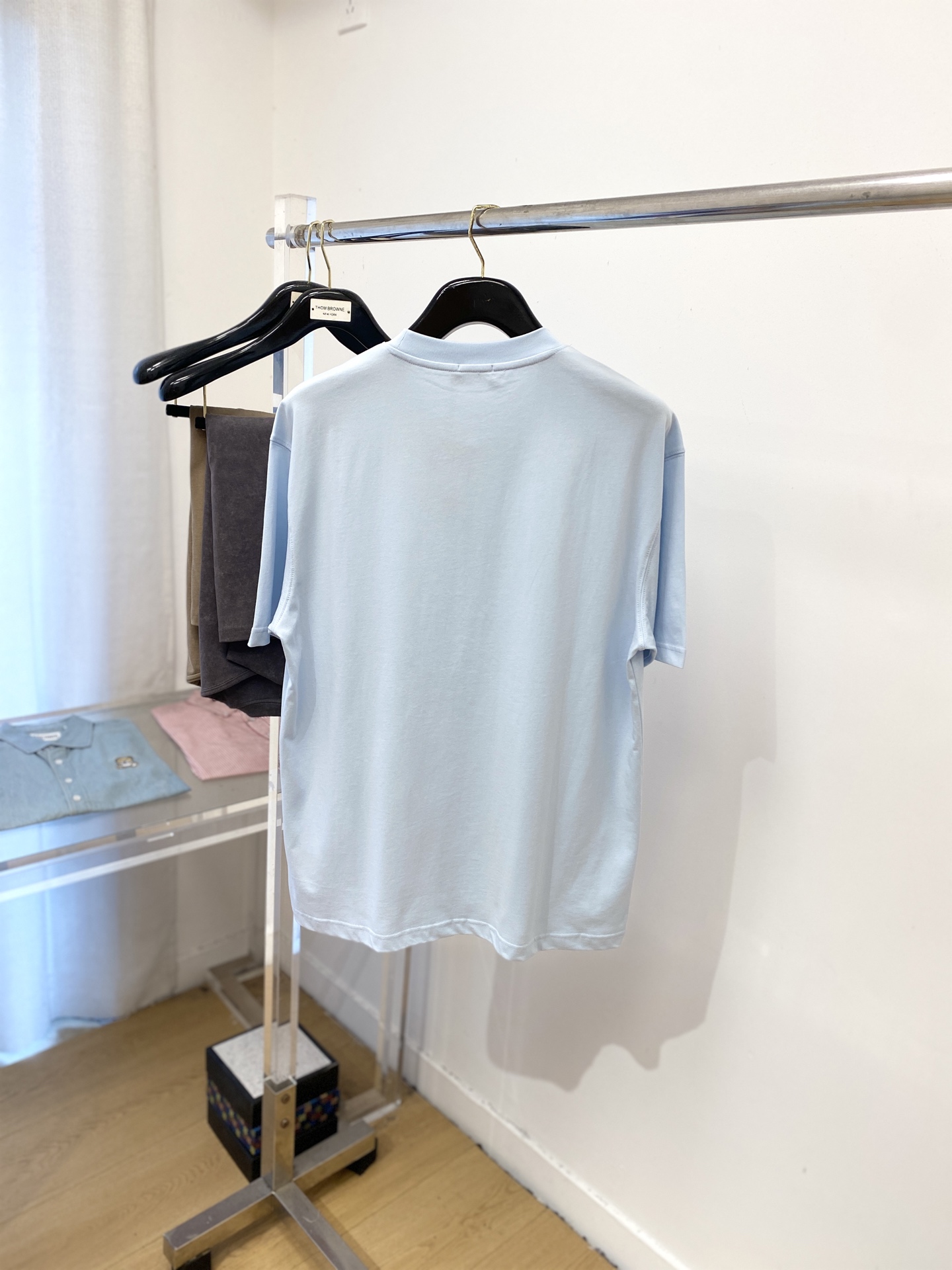 巴黎世家、2025新品短袖T恤，帅气时尚，胸前设计直喷工艺字母logo，简约百搭款。面料棉 不仅挺括，保