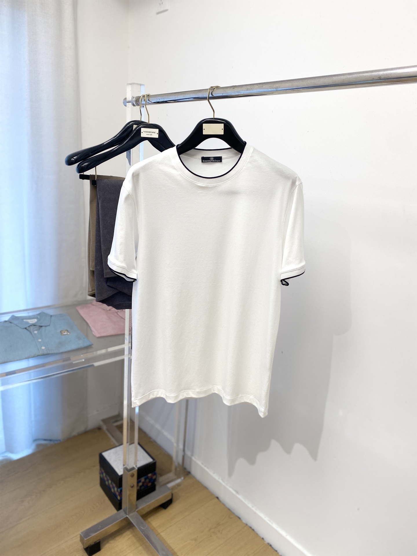 NO:509363,Zenia, 2025 new short-sleeved T-shirt, handsome, fashionable, simple and versatile. Fabric cotton is not only crisp, maintains the trendy silhouette, and is also comfortable to wear, and the yarn is more delicate. The number M-3XL, loro piana, zegna, T-shirt, tees, t-shirt, alexander wang19860909杰尼亚、2025新品短袖T恤,帅气时尚,简约百搭款.面料棉 不仅挺括,保持潮流的廓形,又穿着舒适,纱织更细腻,码数M-3XL,,loro piana,zegna,T-shirt,tees，t-shirt,alexander wang,Men's clothing