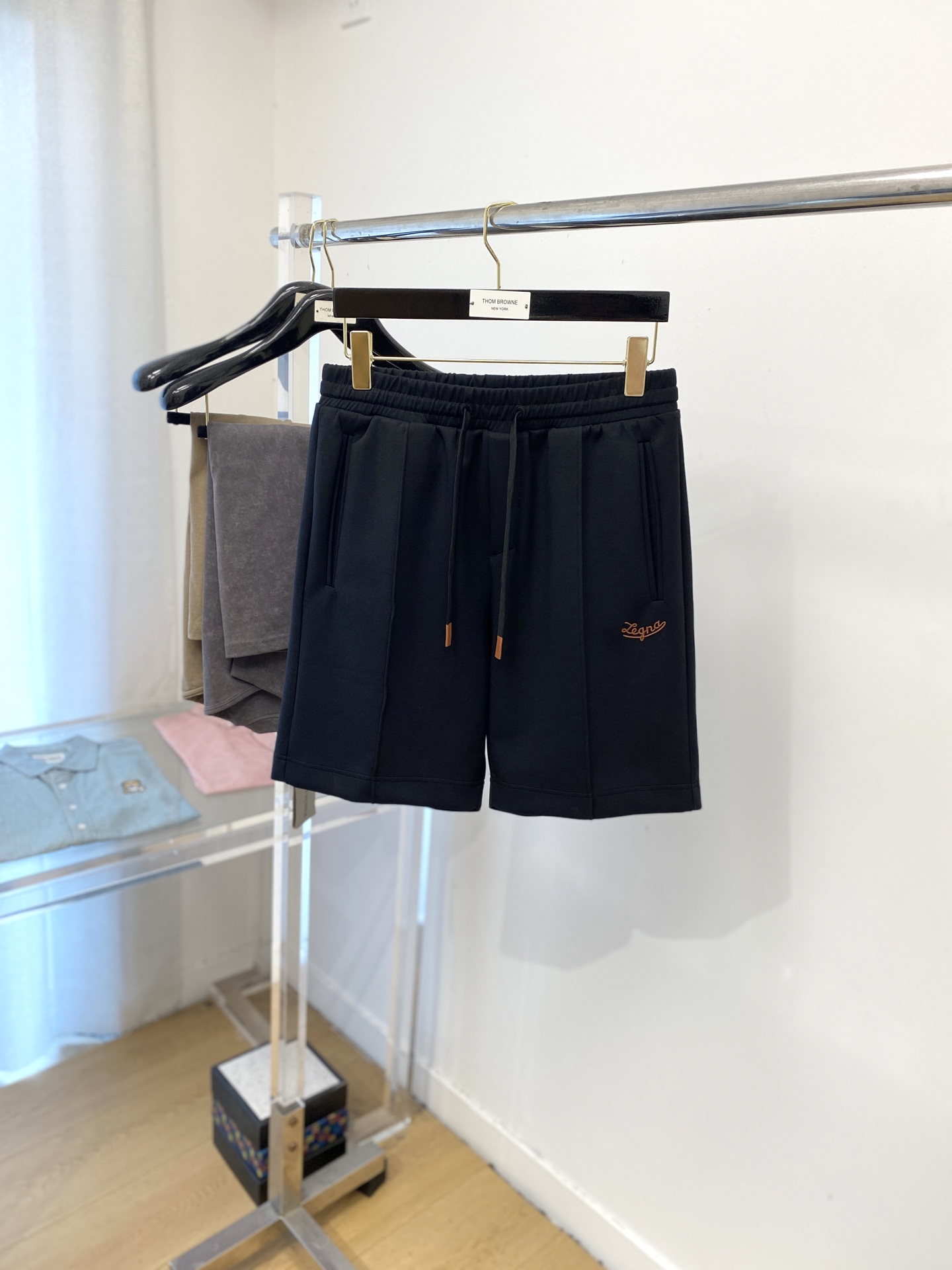 NO:508543,Jenia, 2025 hot casual shorts, high elasticity and slimming, simple and versatile, with fine workmanship, every needle can be seen with care, many celebrity celebrities love the most, lengthen the body proportions!  Micro-spin ^_^Comfortable fabric Details M-3XL, zegna, shorts, alexander wang19860909杰尼亚、2025爆款休闲短裤 高弹显瘦必爆简约百搭爆款,做工精细,每一针都看得到用心,超多明星网红最爱 拉长身材比例哦！微弹 ^_^舒适面料 细节体码数M-3XL,,zegna,shorts,alexander wang,Men's clothing