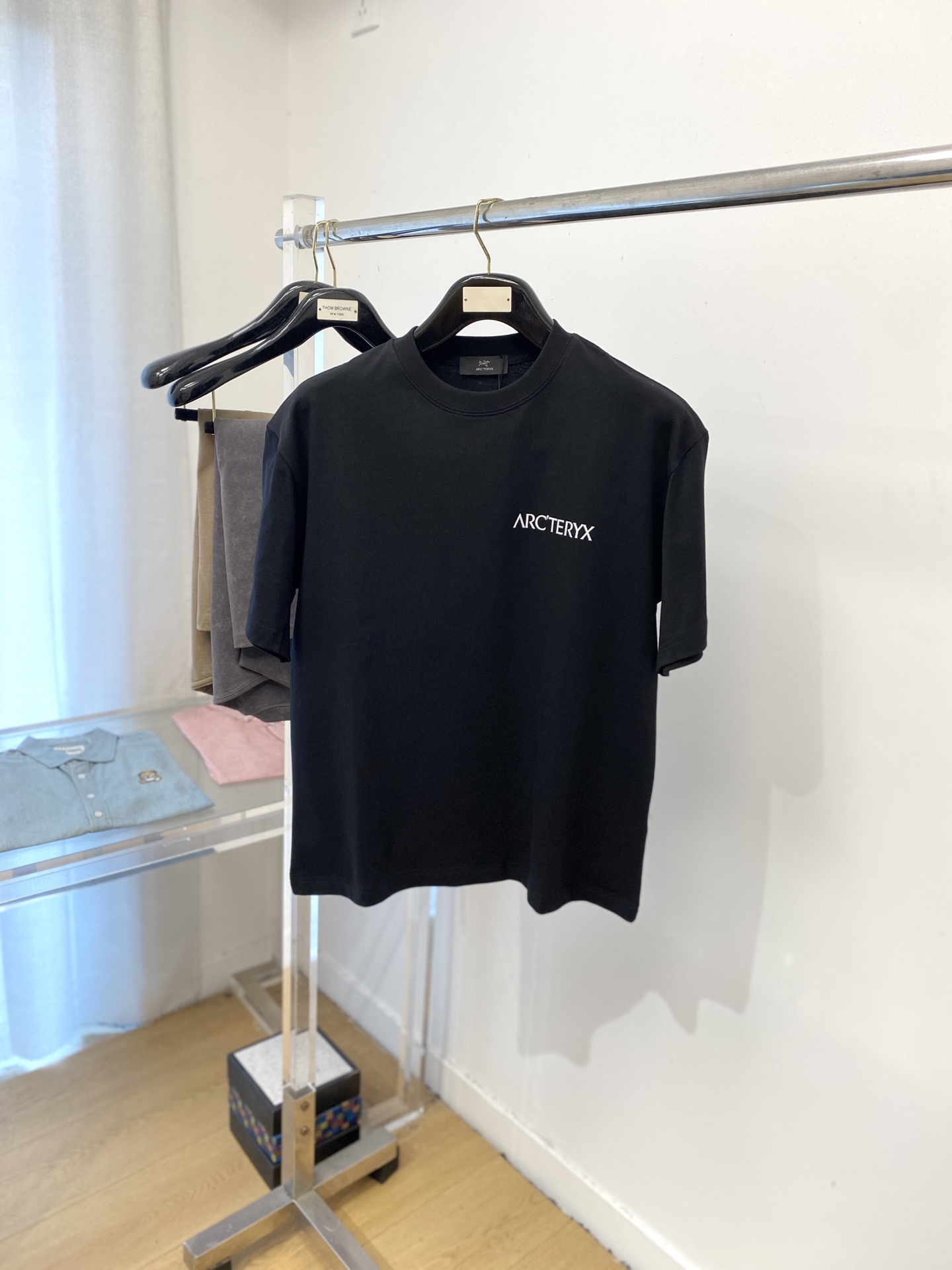 NO:508528,Archaeoptera Bird, the latest short-sleeved T-shirt in 2025, handsome and fashionable, top printed letter logo on the chest, simple and versatile style. The fabric cotton is not only crisp, maintains the trendy silhouette, but also comfortable to wear, and the yarn is more delicate, the number M-2XL, arc'teryx, T-shirt,tees, t-shirt,alexander wang19860909始祖鸟、2025最新款短袖T恤,帅气时尚,胸前顶级印花字母logo,简约百搭款.面料棉 不仅挺括,保持潮流的廓形,又穿着舒适,纱织更细腻,码数M-2XL,arc'teryx,T-shirt,tees，t-shirt,alexander wang,Men's clothing