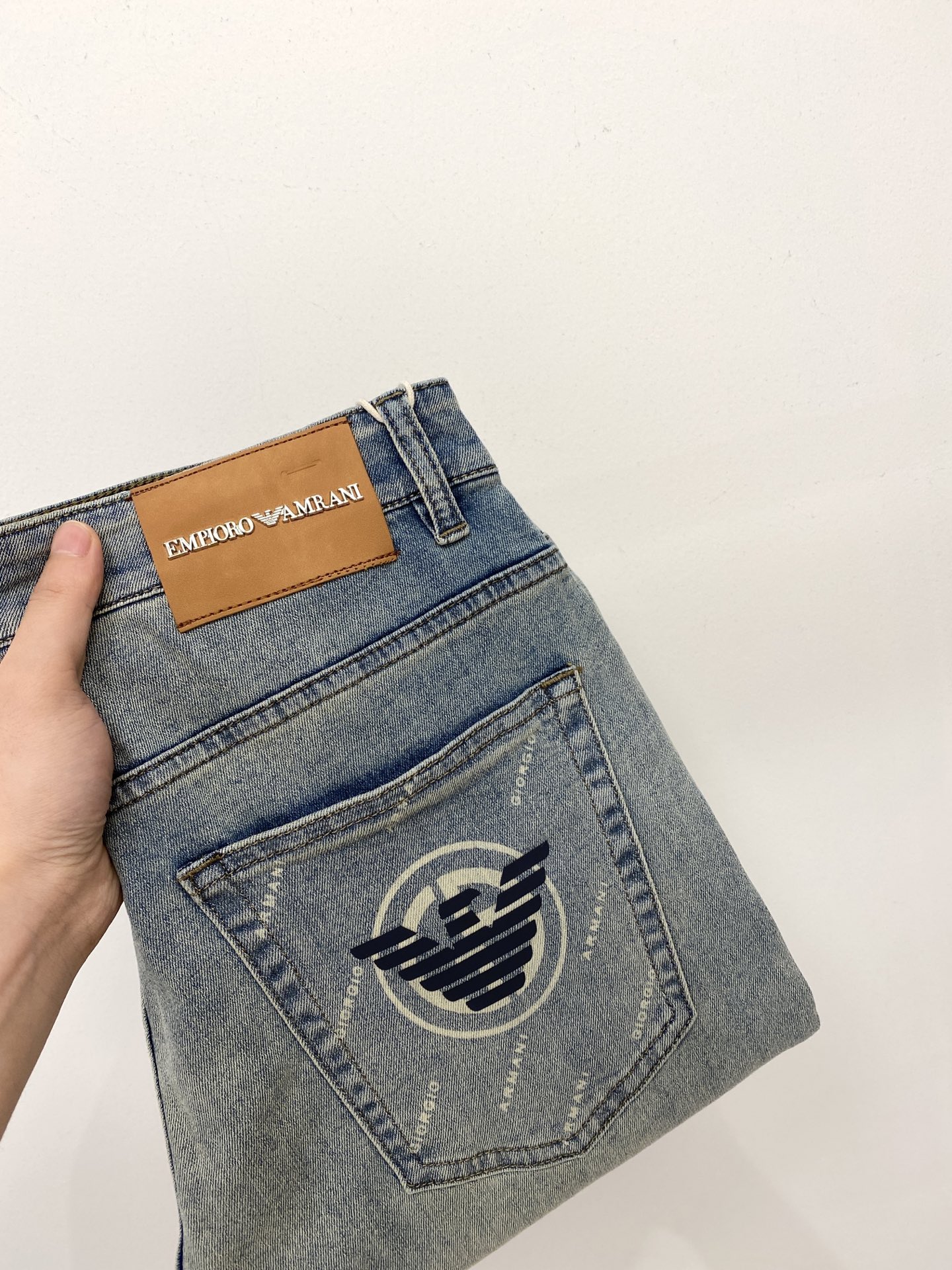 NO:508548,Armani, 2025 latest products, special counters are available at the same time, original singles, washable casual jeans, imported original washable elastic fabric, comfortable and elastic, original hardware and auxiliary decorative logo, super positive style, extremely high grade, counter quality, fashionable and stylish upper body, 29-38,,armani, jeans, alexander wang19860909阿玛尼、2025最新品,专柜同步有售,原单狠货,水洗休闲牛仔裤,进口原版水洗弹力面料,舒适有弹性,原版五金辅料装饰logo,版型超正,档次极高,专柜品质,上身时尚有型,码数29-38,,armani,jeans,alexander wang,Men's clothing