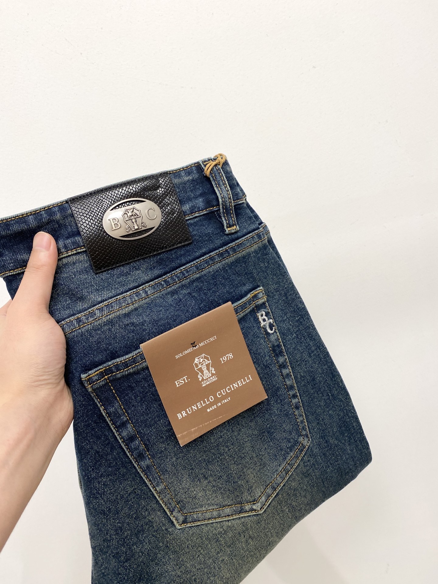 NO:467452,Brunello Cucinelli, the latest products in 2025, the counter is available at the same time, original single-purpose goods, washing casual jeans, imported original washing elastic fabric, comfortable and elastic, original hardware and auxiliary decorative logo, super positive style, extremely high grade, counter quality, fashionable and stylish upper body, 29-38, brunello cucinelli, jeans, alexander wang19860909Brunello Cucinelli、2025最新品,专柜同步有售,原单狠货,水洗休闲牛仔裤,进口原版水洗弹力面料,舒适有弹性,原版五金辅料装饰logo,版型超正,档次极高,专柜品质,上身时尚有型,码数29-38,,brunello cucinelli,jeans,alexander wang,Men's clothing