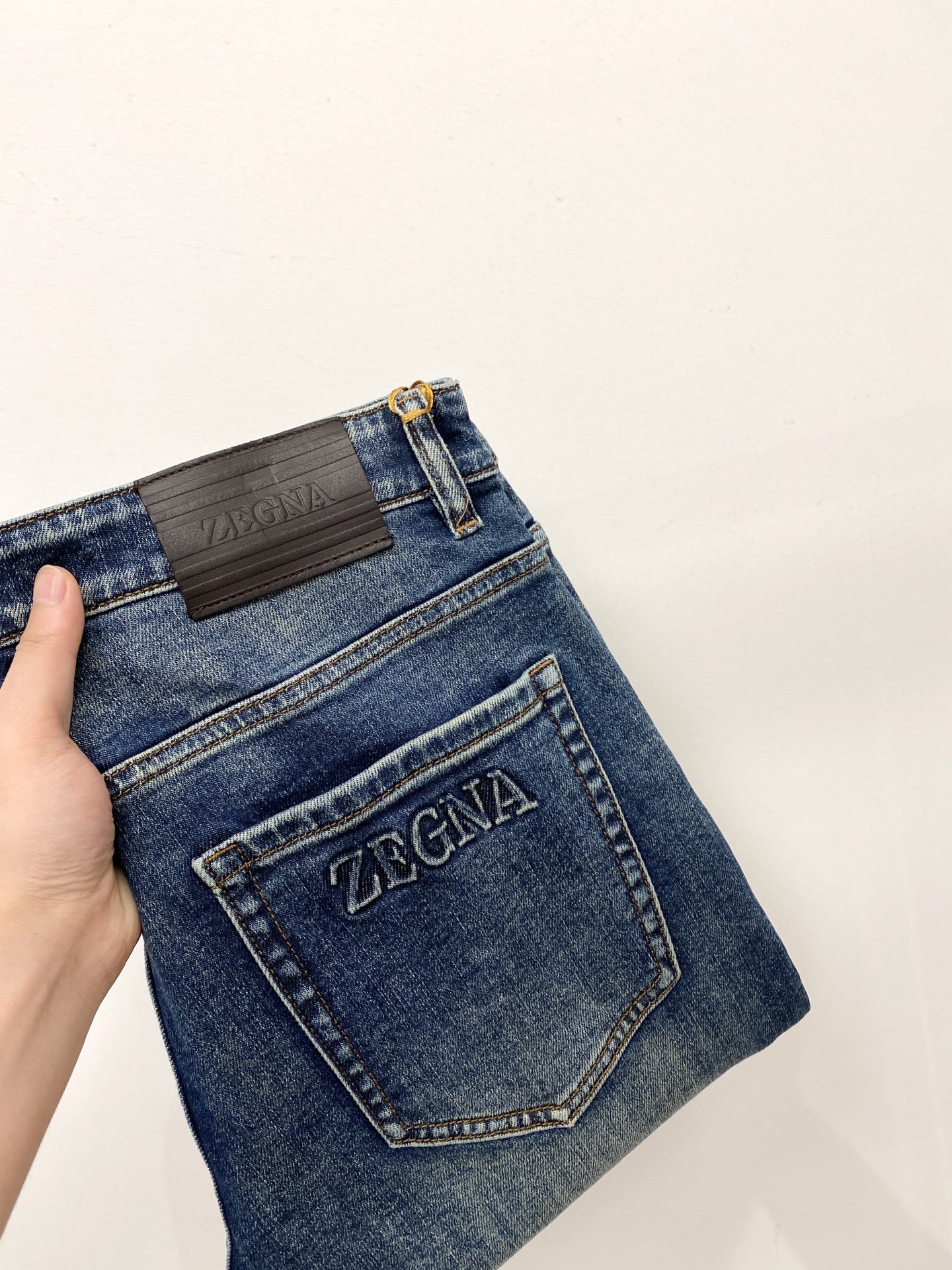 NO:467460,Jenia, 2025 latest products, special counters are available at the same time, original singles, washable casual jeans, imported original washable elastic fabric, comfortable and elastic, original hardware and auxiliary decorative logo, super positive style, extremely high grade, counter quality, fashionable and stylish upper body, 29-38, zegna, jeans, alexander wang19860909杰尼亚、2025最新品,专柜同步有售,原单狠货,水洗休闲牛仔裤,进口原版水洗弹力面料,舒适有弹性,原版五金辅料装饰logo,版型超正,档次极高,专柜品质,上身时尚有型,码数29-38,,zegna,jeans,alexander wang,Men's clothing