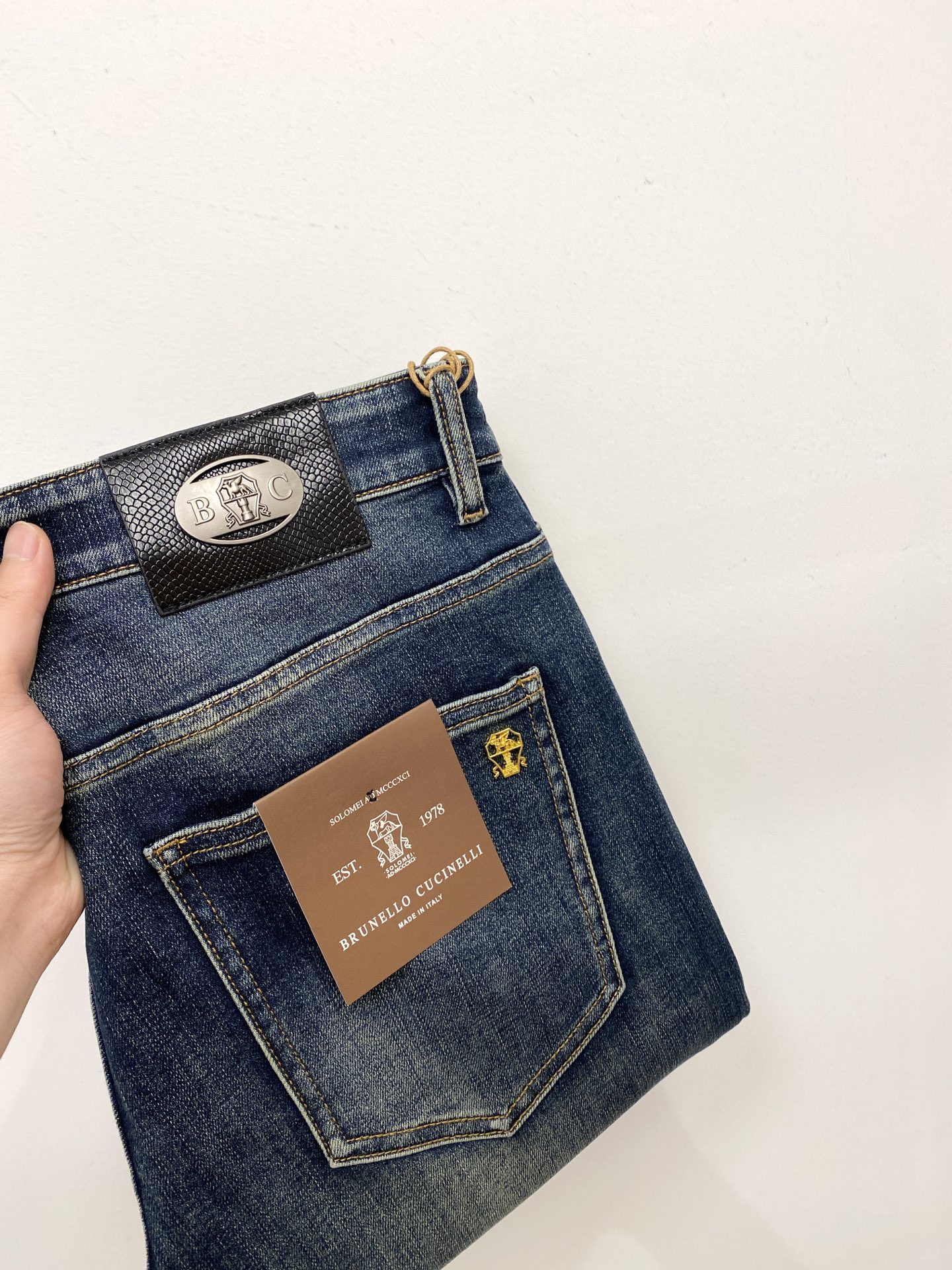 NO:467397,Brunello Cucinelli, the latest products in 2025, the counter is available at the same time, original single-purpose goods, washing casual jeans, imported original washing elastic fabric, comfortable and elastic, original hardware and auxiliary decorative logo, super positive style, extremely high grade, counter quality, fashionable and stylish upper body, 29-38, brunello cucinelli, jeans, alexander wang19860909Brunello Cucinelli、2025最新品,专柜同步有售,原单狠货,水洗休闲牛仔裤,进口原版水洗弹力面料,舒适有弹性,原版五金辅料装饰logo,版型超正,档次极高,专柜品质,上身时尚有型,码数29-38,,brunello cucinelli,jeans,alexander wang,Men's clothing