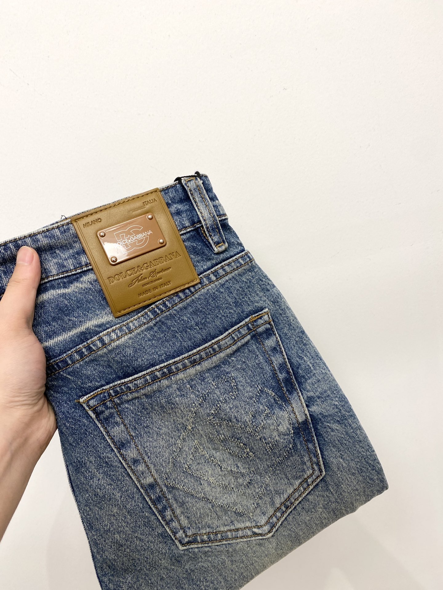 NO:467414,DG, 2025 latest products, special counters are available at the same time, original single-order goods, water-washed casual jeans, imported original washing elastic fabric, comfortable and elastic, original hardware and auxiliary decorative logo, super positive style, extremely high grade, counter quality, fashionable and stylish upper body, 29-38, jeans, alexander wang19860909DG、2025最新品,专柜同步有售,原单狠货,水洗休闲牛仔裤,进口原版水洗弹力面料,舒适有弹性,原版五金辅料装饰logo,版型超正,档次极高,专柜品质,上身时尚有型,码数29-38,,jeans,alexander wang,Men's clothing