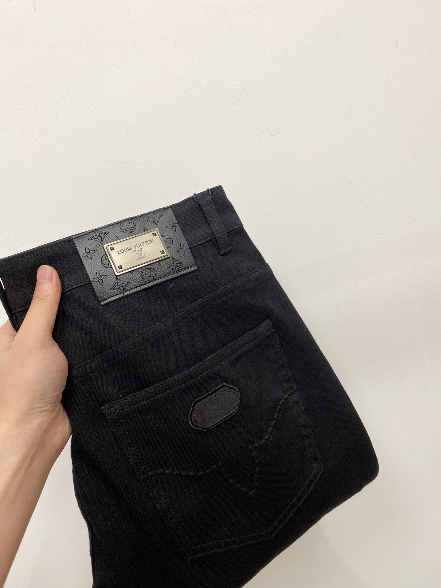 NO:467421,LV, 2025 latest products, special counters are available at the same time, original singles, washable casual jeans, imported original washing elastic fabric, comfortable and elastic, original hardware and auxiliary decorative logo, super positive style, extremely high grade, counter quality, fashionable and stylish upper body, 29-38,, louis vuitton, jeans, alexander wang19860909LV、2025最新品,专柜同步有售,原单狠货,水洗休闲牛仔裤,进口原版水洗弹力面料,舒适有弹性,原版五金辅料装饰logo,版型超正,档次极高,专柜品质,上身时尚有型,码数29-38,,louis vuitton,jeans,alexander wang,Men's clothing