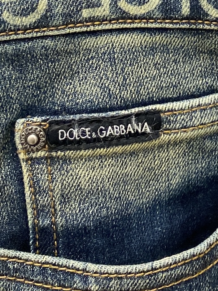 💰155 DG、2025最新品，专柜同步有售，原单狠货，水洗休闲牛仔裤，进口原版水洗弹力面料，舒适有弹性，原版五金辅料装饰logo，版型超正，档次极高，专柜品质，上身时尚有型，码数29-38 