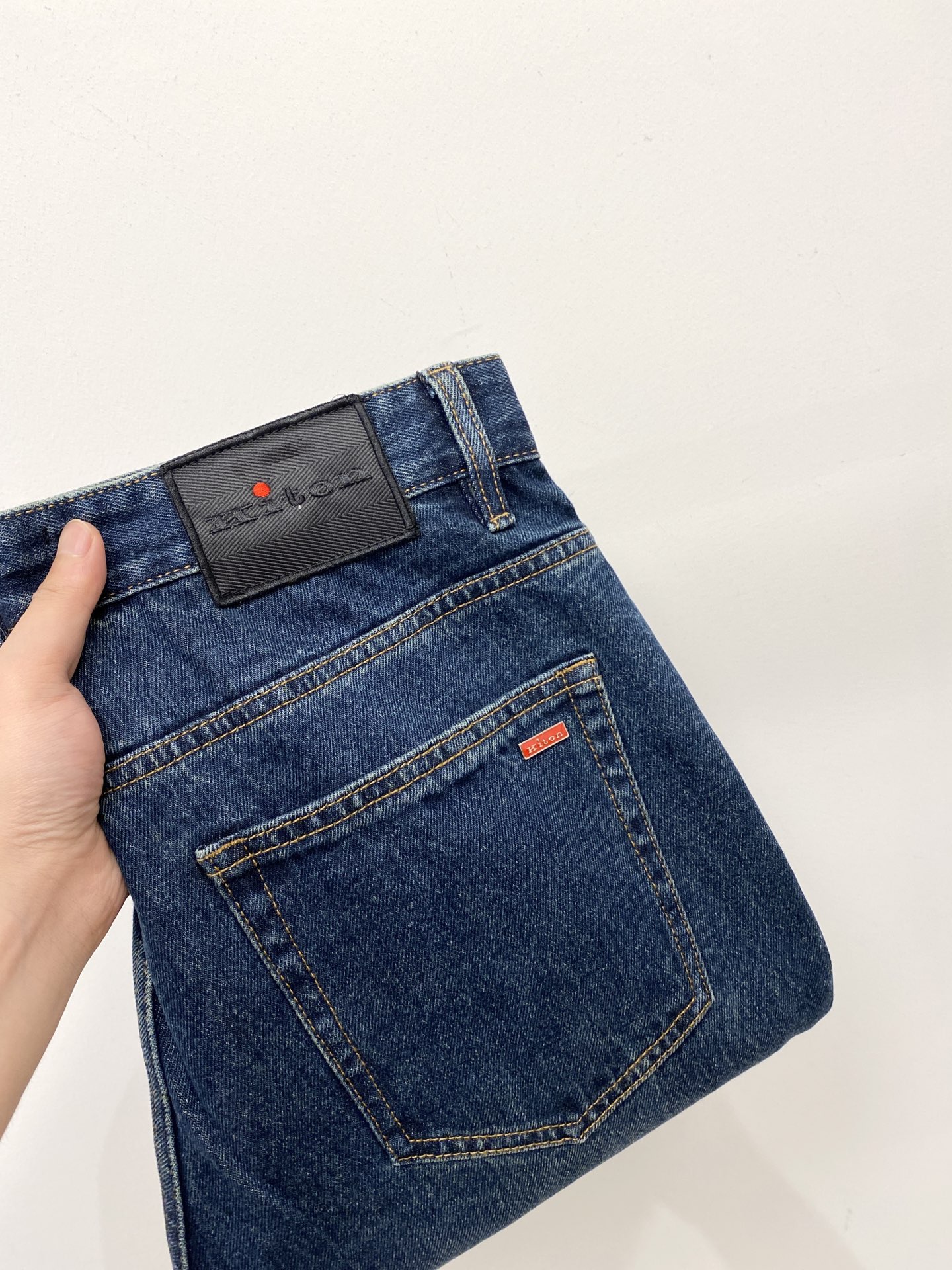 NO:472043,Kiton, 2025 latest products, special counters are available at the same time, original singles, washable casual jeans, imported original washable elastic fabric, comfortable and elastic, original hardware and auxiliary decorative logo, super positive style, extremely high grade, counter quality, fashionable and stylish upper body, 29-38, jeans, alexander wang19860909Kiton、2025最新品,专柜同步有售,原单狠货,水洗休闲牛仔裤,进口原版水洗弹力面料,舒适有弹性,原版五金辅料装饰logo,版型超正,档次极高,专柜品质,上身时尚有型,码数29-38,,jeans,alexander wang,Men's clothing