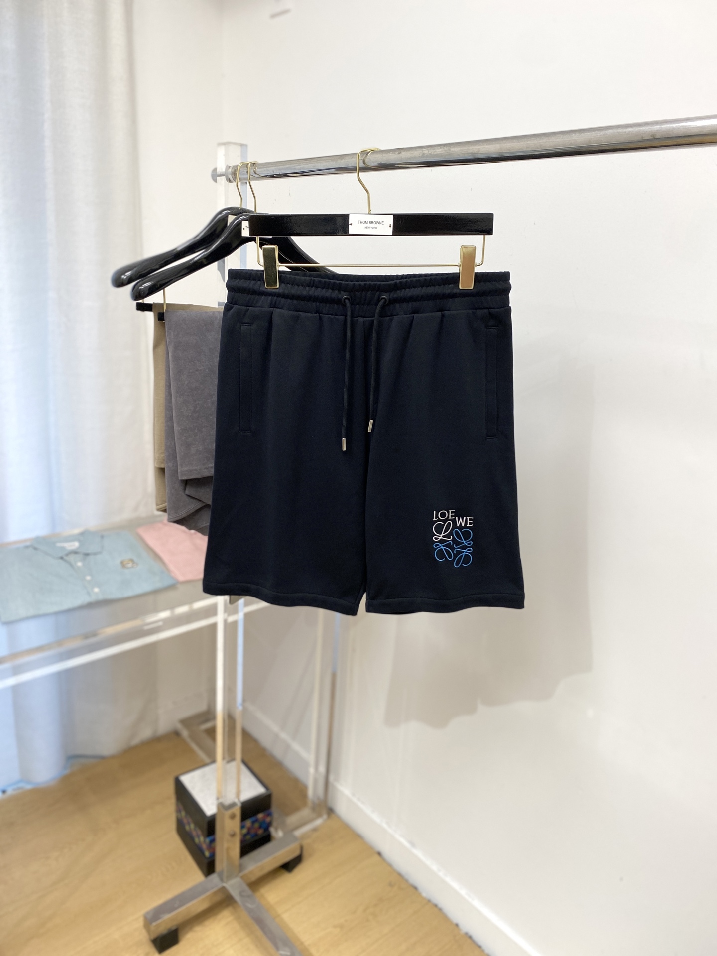 NO:472037,Luo Yiwei, 2025 hot casual shorts, high elasticity and slimming, simple and versatile, with fine workmanship, every needle can be seen with care, many celebrity internet celebrities love the most, lengthen the body proportions!  Micro-spin ^_^Comfortable fabric Details S-XXL,,loewe, shorts,alexander wang19860909罗意威、2025爆款休闲短裤 高弹显瘦必爆简约百搭爆款,做工精细,每一针都看得到用心,超多明星网红最爱 拉长身材比例哦！微弹 ^_^舒适面料 细节体码数S-XXL,,loewe,shorts,alexander wang,Men's clothing