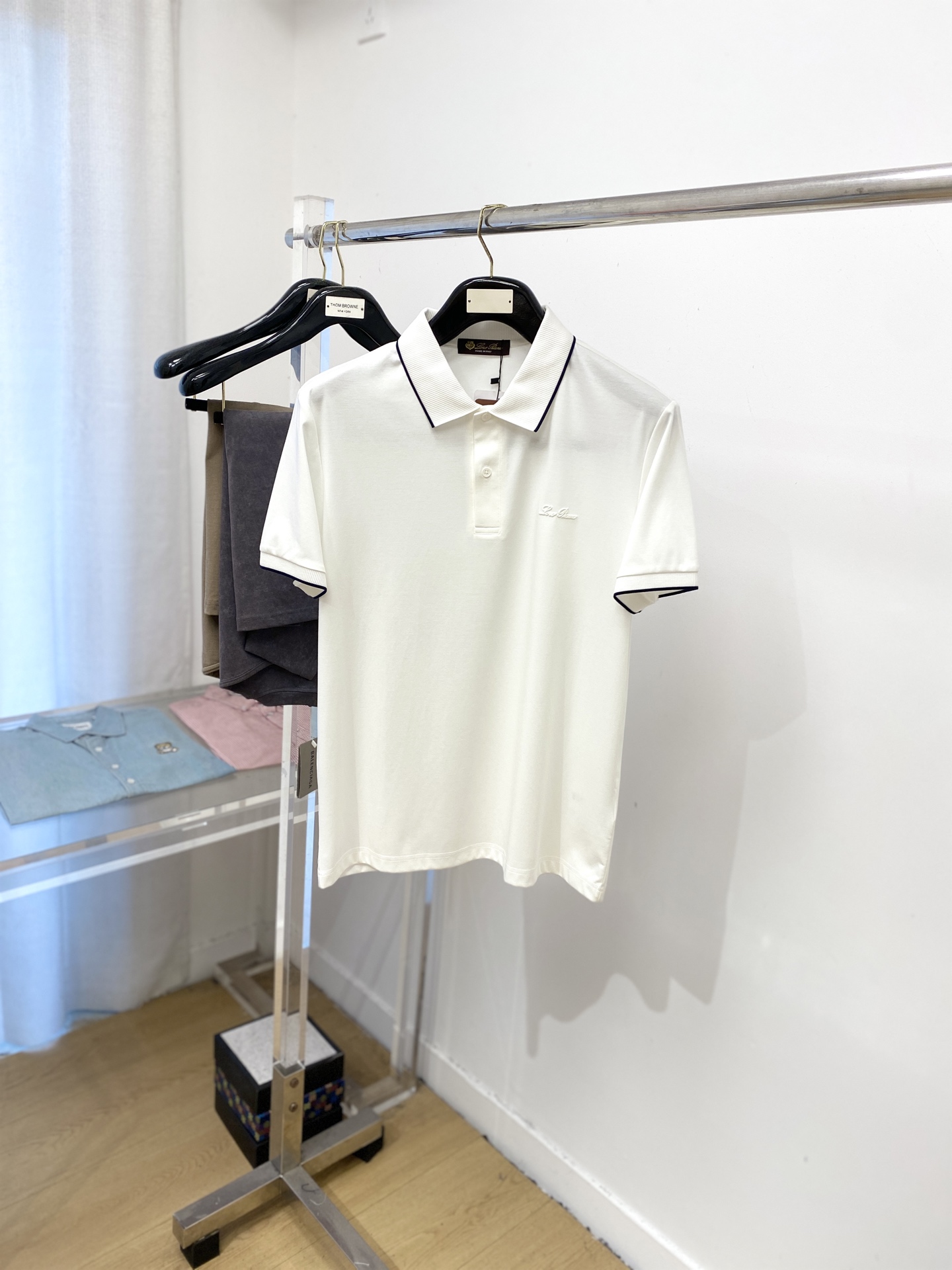 NO:472016,LP, the latest short-sleeved T-shirt in 2025, handsome and fashionable, top-grade printed letter logo on the chest, simple and versatile style. Fabric cotton is not only crisp, maintains a fashionable silhouette, but also comfortable to wear, and the yarn is more delicate, the number M-3XL, loro piana, T-shirt, tees, t-shirt, alexander wang19860909LP、2025最新款短袖T恤,帅气时尚,胸前顶级印胶字母logo,简约百搭款.面料棉 不仅挺括,保持潮流的廓形,又穿着舒适,纱织更细腻,码数M-3XL,,loro piana,T-shirt,tees，t-shirt,alexander wang,Men's clothing