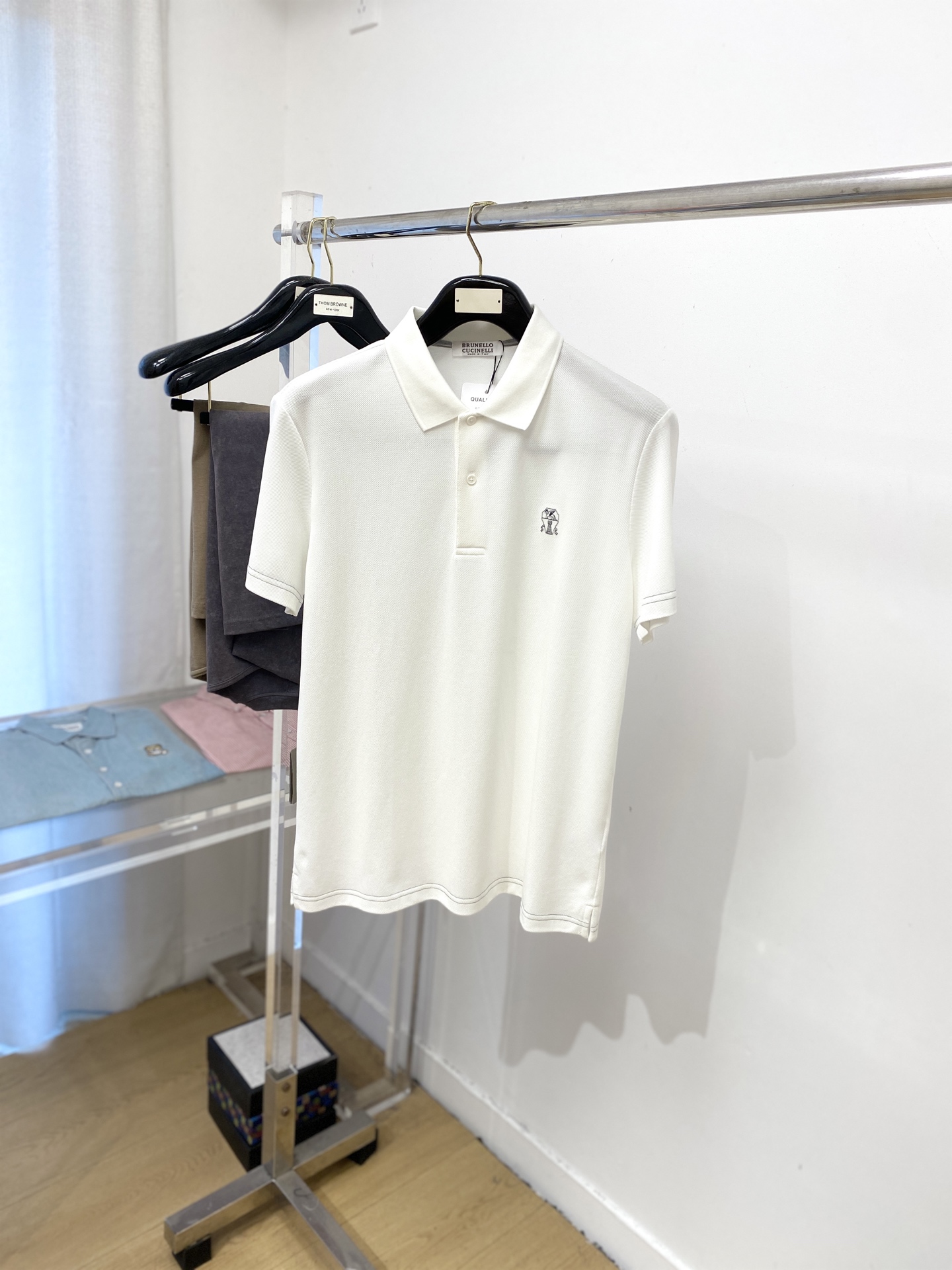 NO:472044,Brunello Cucinelli, the latest short-sleeved T-shirt in 2025, handsome and fashionable, exquisite embroidered pattern logo on the chest, simple and versatile style. The fabric cotton is not only crisp, maintains the trendy silhouette, and is also comfortable to wear, and the yarn is more delicate, the number M-3XL, brunello cucinelli, T-shirt, tees, t-shirt, alexander wang19860909Brunello Cucinelli、2025最新款短袖T恤,帅气时尚,胸前精致刺绣图案logo,简约百搭款.面料棉 不仅挺括,保持潮流的廓形,又穿着舒适,纱织更细腻,码数M-3XL,,brunello cucinelli,T-shirt,tees，t-shirt,alexander wang,Men's clothing