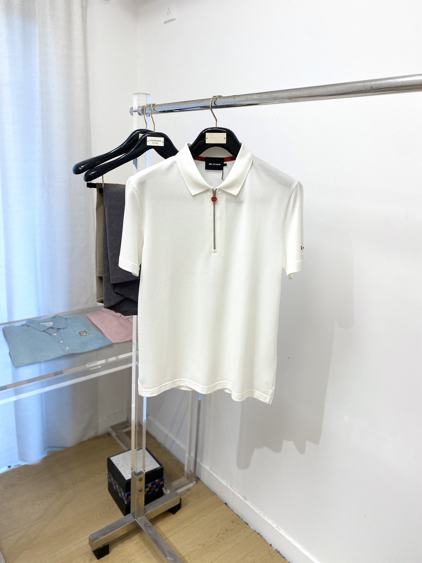 NO:472049,Kiton, 2025's latest short-sleeved T-shirt, handsome and fashionable, top-grade printed letter logo on cuffs, simple and versatile style. Fabric cotton is not only crisp, maintains a fashionable silhouette, but also comfortable to wear, and the yarn is more delicate, the number M-3XL, T-shirt,tees, t-shirt,alexander wang19860909Kiton、2025最新款短袖T恤,帅气时尚,袖口顶级印花字母logo,简约百搭款.面料棉 不仅挺括,保持潮流的廓形,又穿着舒适,纱织更细腻,码数M-3XL,,T-shirt,tees，t-shirt,alexander wang,Men's clothing