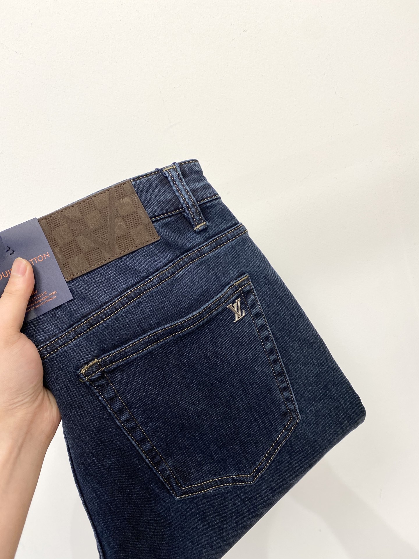 NO:478288,LV, 2025 latest products, special counters are available at the same time, original singles, washable casual jeans, imported original washable elastic fabric, comfortable and elastic, original hardware and auxiliary decorative logo, super positive style, extremely high grade, counter quality, fashionable and stylish upper body, 29-38,, louis vuitton, jeans, alexander wang19860909LV、2025最新品,专柜同步有售,原单狠货,水洗休闲牛仔裤,进口原版水洗弹力面料,舒适有弹性,原版五金辅料装饰logo,版型超正,档次极高,专柜品质,上身时尚有型,码数29-38,,louis vuitton,jeans,alexander wang,Men's clothing