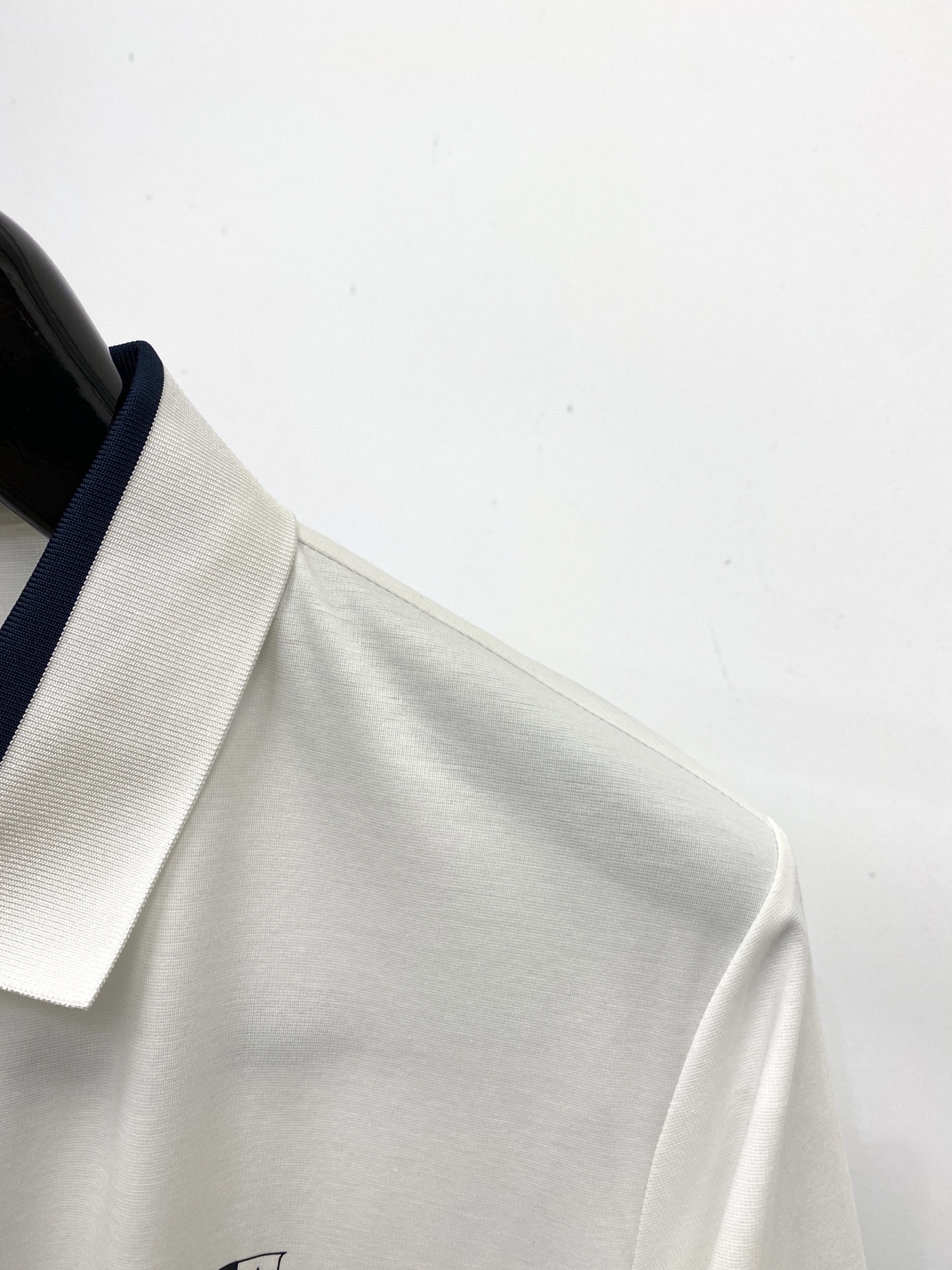 lP🆕、2025最新款短袖T恤，帅气时尚，胸前顶级印花图案字母logo，简约百搭款。面料棉 不仅挺括，保