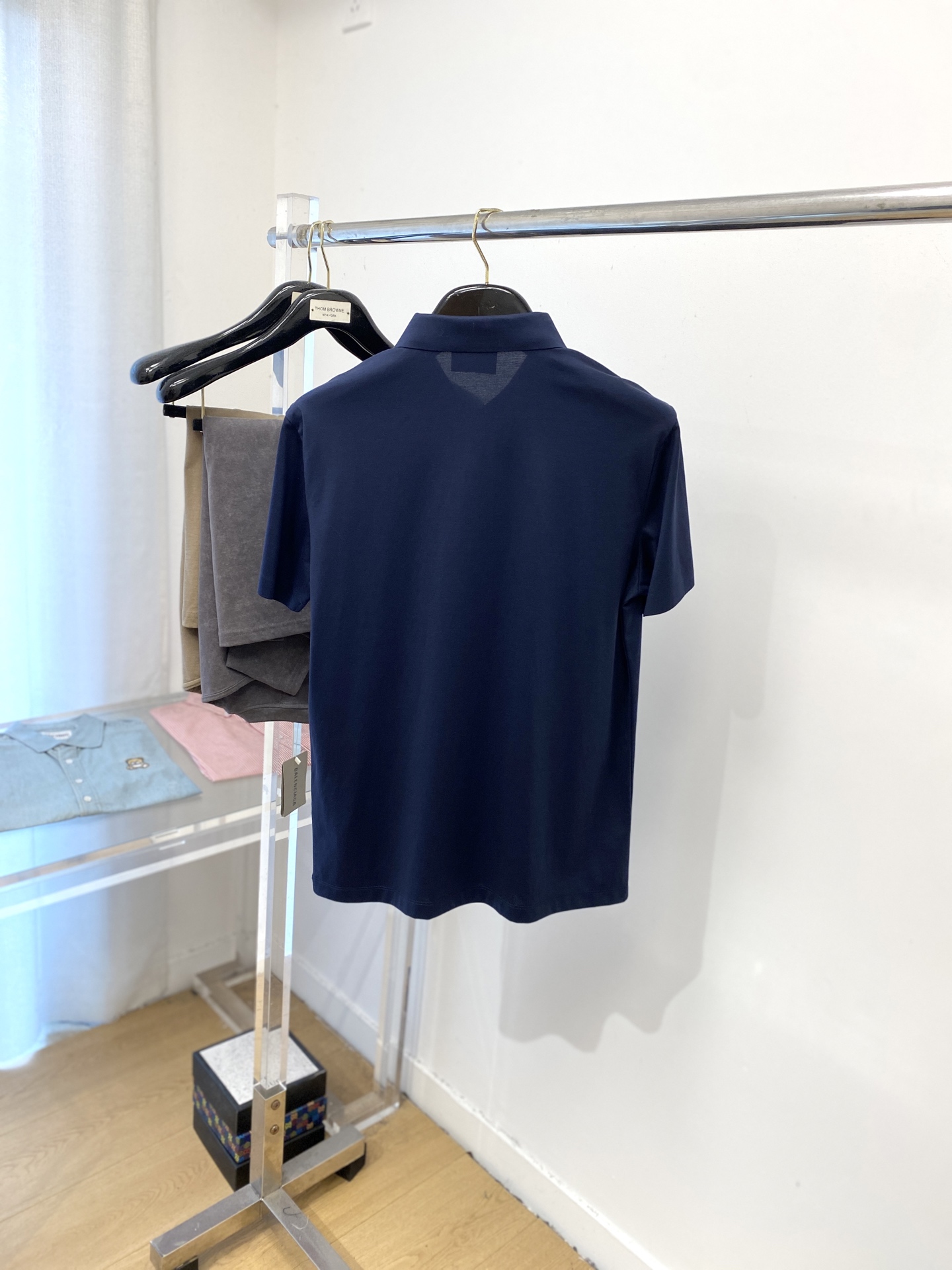 Kiton、2025最新款短袖T恤，帅气时尚，胸前顶级印胶字母logo，简约百搭款。面料棉 不仅挺括，保