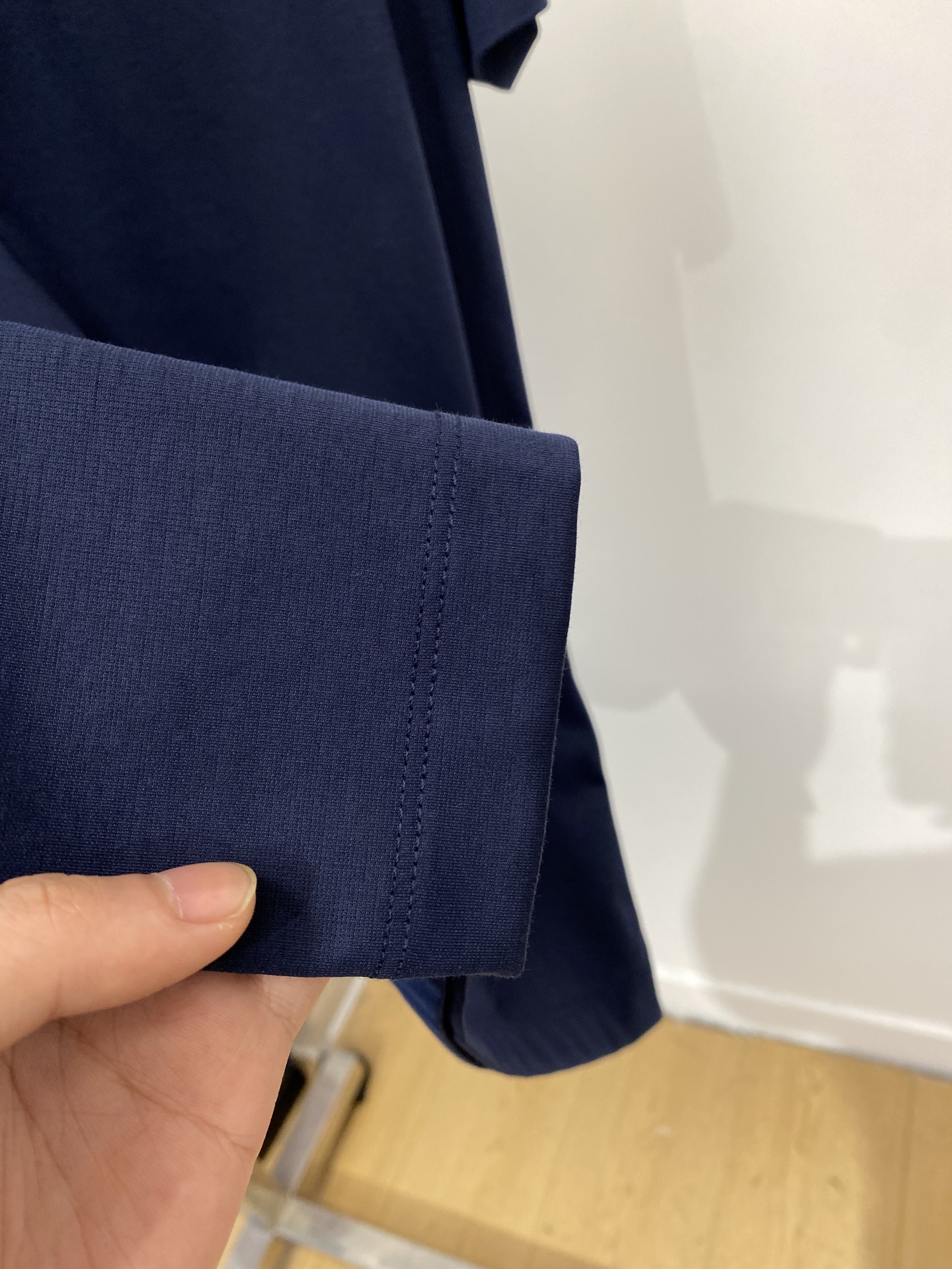 Kiton、2025最新款短袖T恤，帅气时尚，胸前顶级印胶字母logo，简约百搭款。面料棉 不仅挺括，保