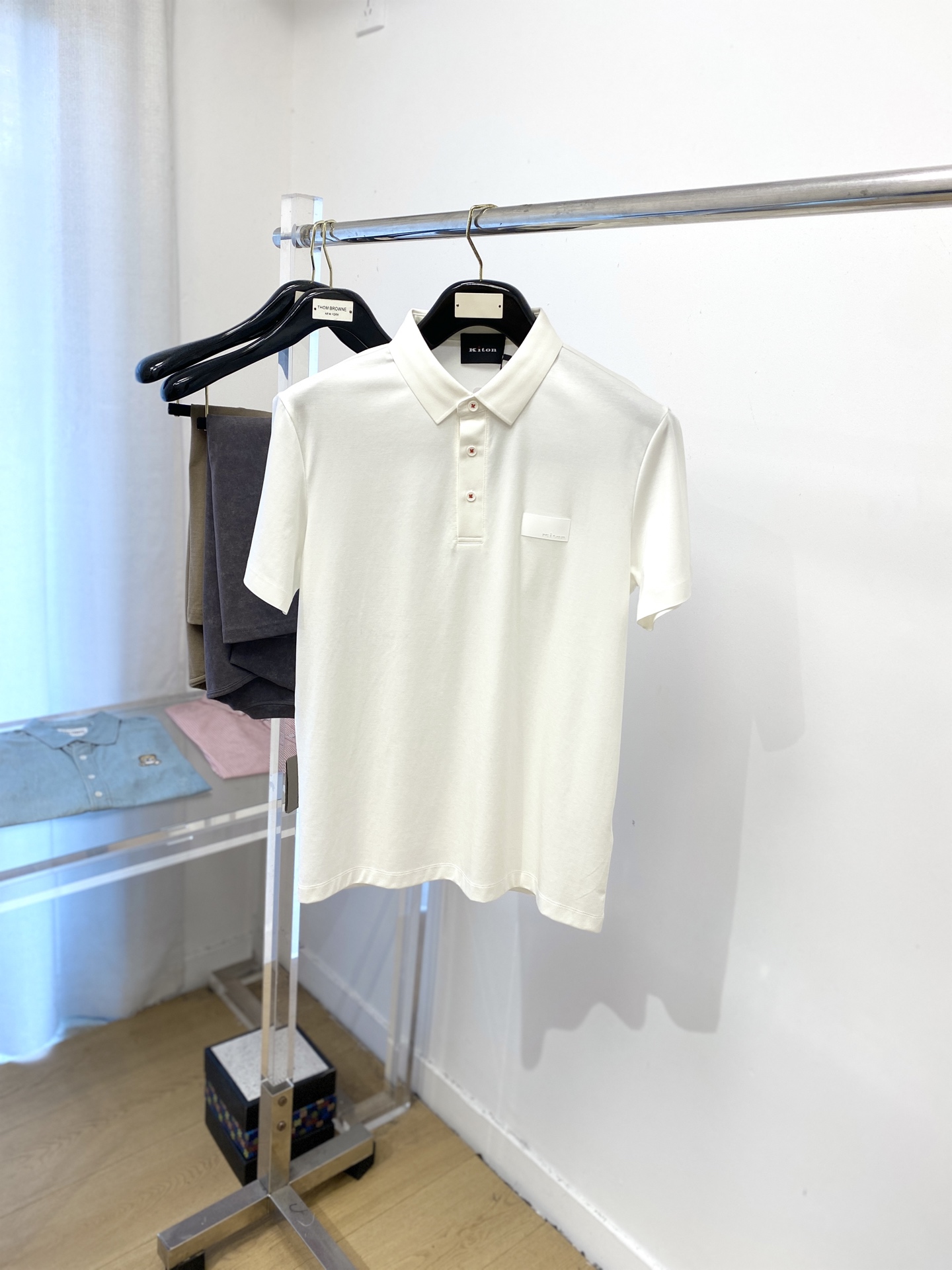 Kiton、2025最新款短袖T恤，帅气时尚，胸前顶级印胶字母logo，简约百搭款。面料棉 不仅挺括，保