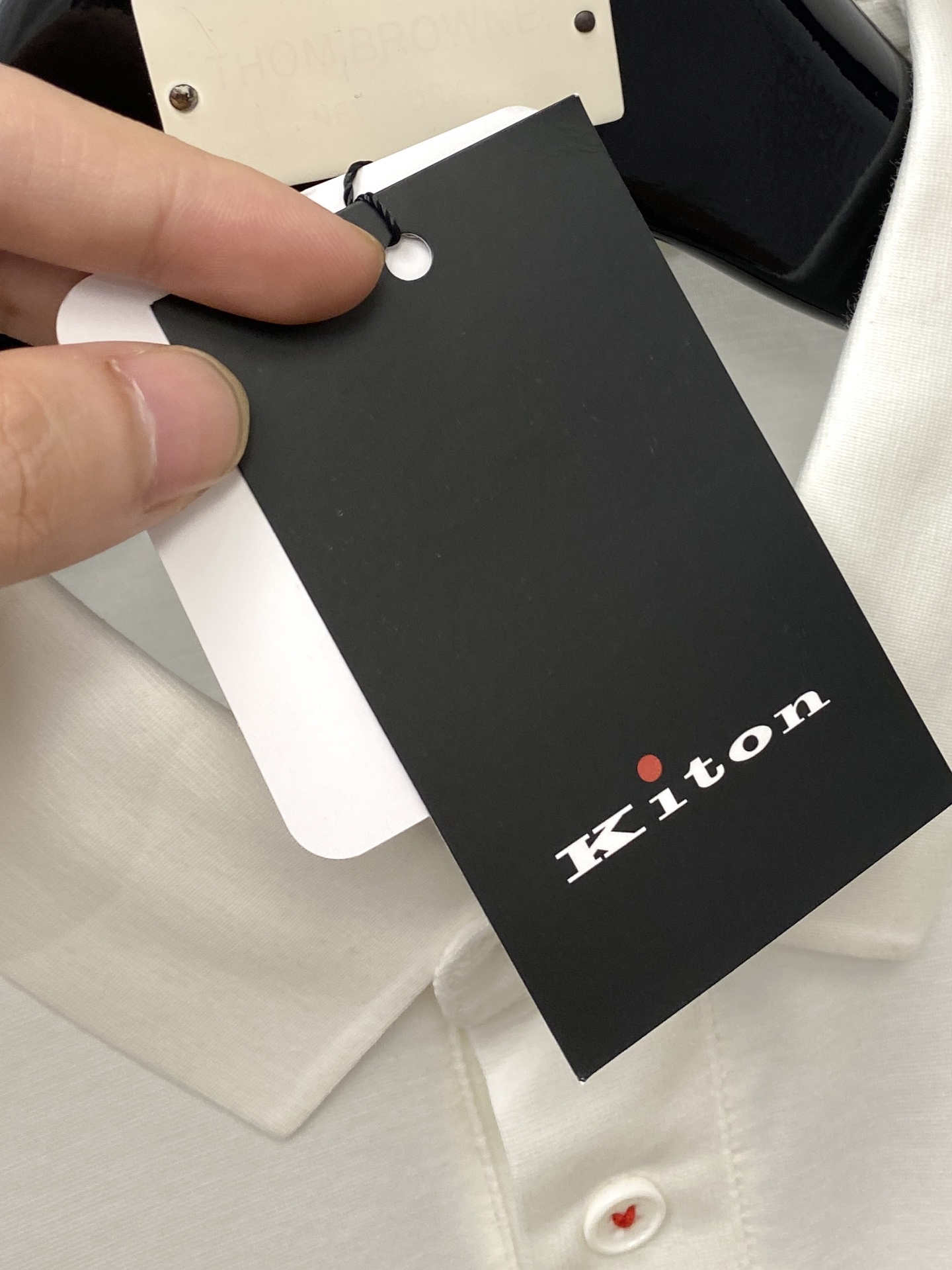 Kiton、2025最新款短袖T恤，帅气时尚，胸前顶级印胶字母logo，简约百搭款。面料棉 不仅挺括，保