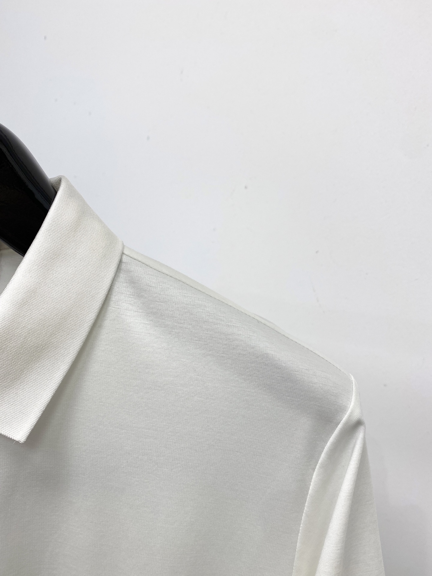 Brunello Cucinelli、2025最新款短袖T恤，帅气时尚，胸前顶级印胶图案logo，简约百