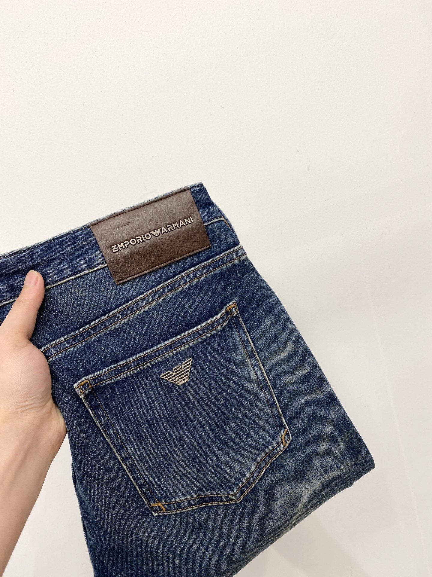 NO:473010,Armani, 2025 latest products, special counters are available at the same time, original singles, washable casual jeans, imported original washable elastic fabric, comfortable and elastic, original hardware and auxiliary decorative logo, super positive style, extremely high grade, counter quality, fashionable and stylish upper body, 29-36,,armani, jeans, alexander wang19860909阿玛尼、2025最新品,专柜同步有售,原单狠货,水洗休闲牛仔裤,进口原版水洗弹力面料,舒适有弹性,原版五金辅料装饰logo,版型超正,档次极高,专柜品质,上身时尚有型,码数29-36,,armani,jeans,alexander wang,Men's clothing