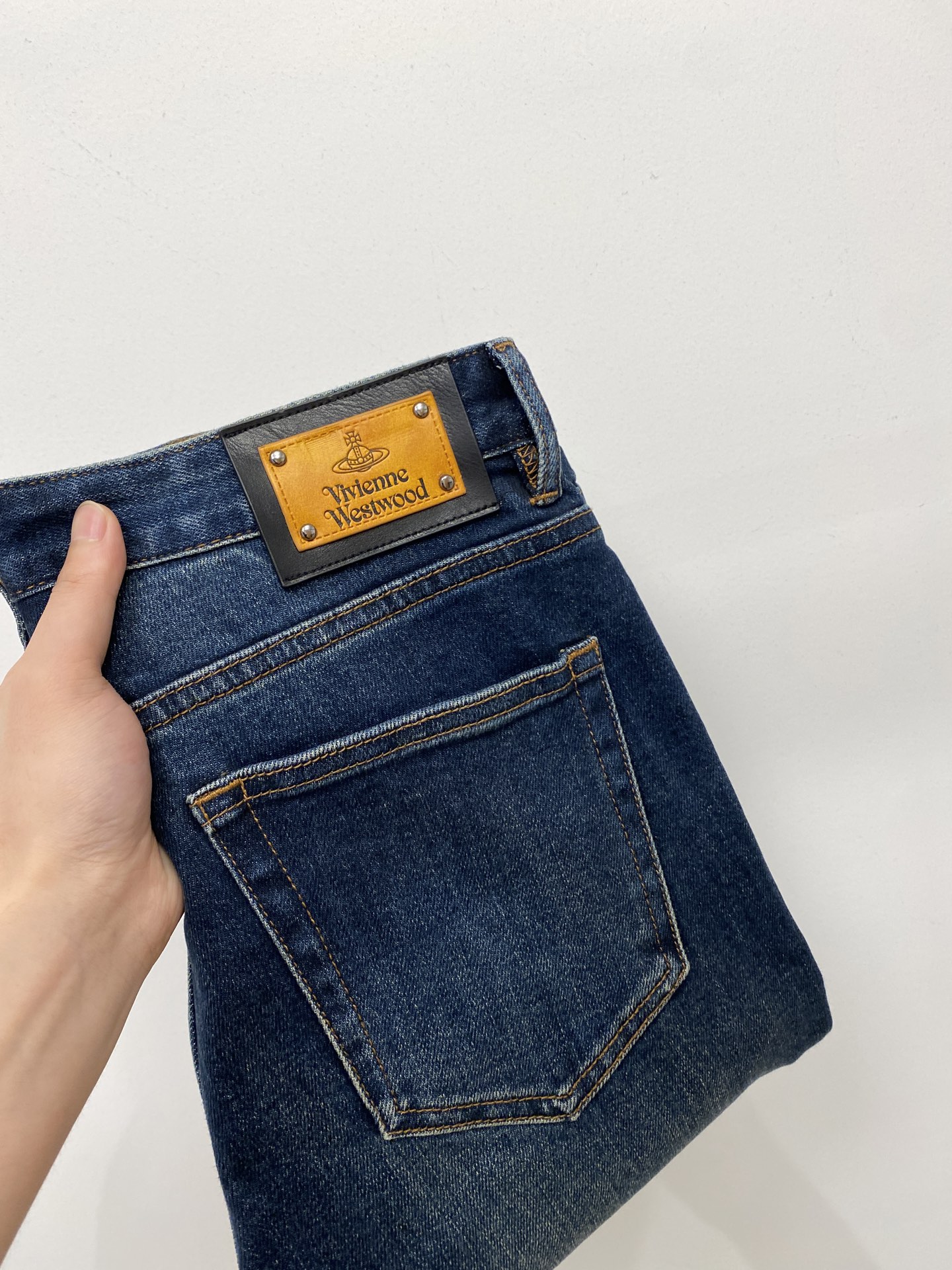 NO:473014,Vivian, 2025 latest products, special counters are available at the same time, original singles, washable casual jeans, imported original washable elastic fabric, comfortable and elastic, original hardware and auxiliary decorative logo, super positive style, extremely high grade, counter quality, fashionable and stylish upper body, 29-36, jeans, alexander wang19860909薇薇安、2025最新品,专柜同步有售,原单狠货,水洗休闲牛仔裤,进口原版水洗弹力面料,舒适有弹性,原版五金辅料装饰logo,版型超正,档次极高,专柜品质,上身时尚有型,码数29-36,,jeans,alexander wang,Men's clothing