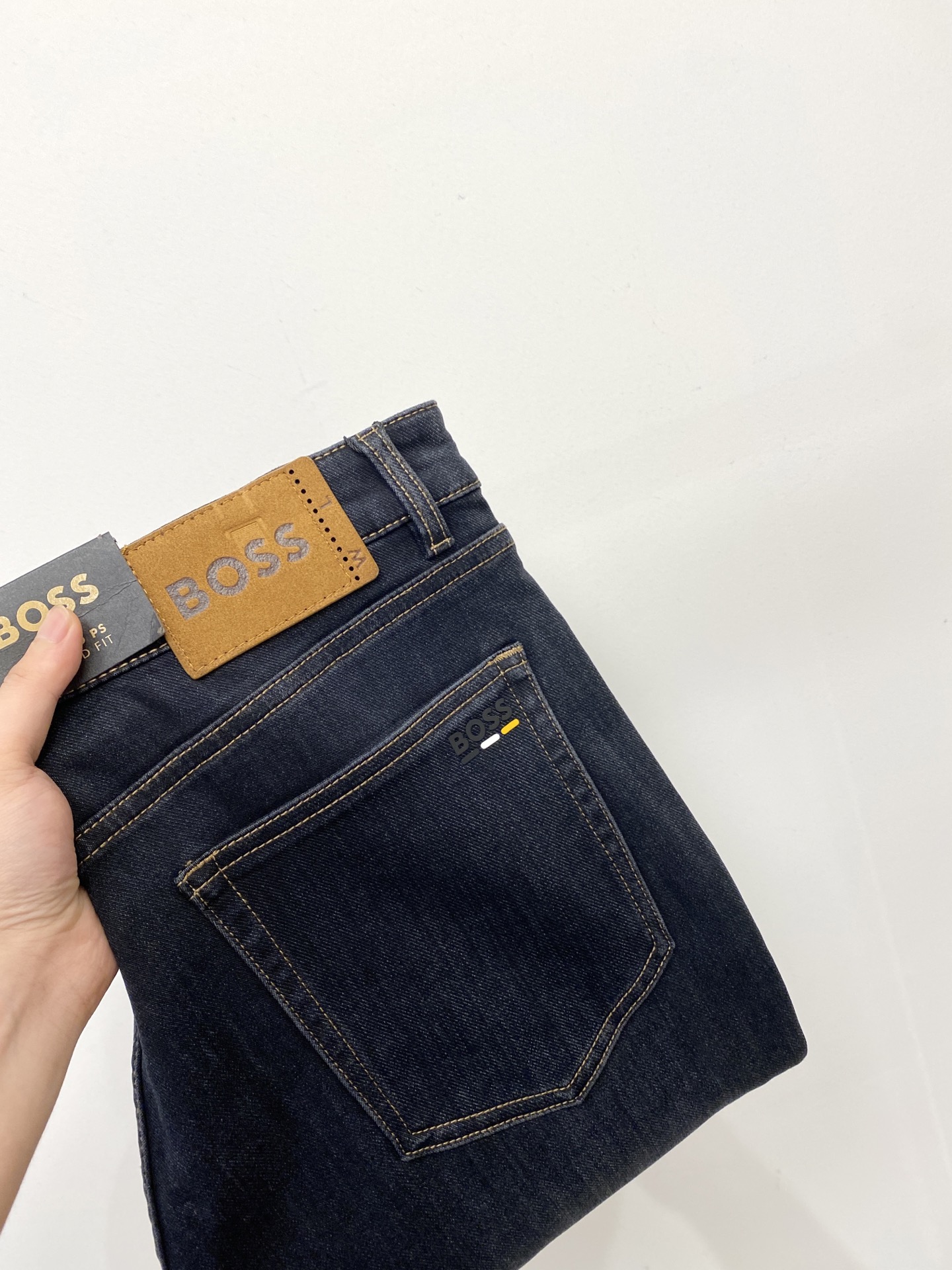 NO:497944,BOSS, 2025 latest products, special counters are available at the same time, original singles, washable casual jeans, imported original washable elastic fabric, comfortable and elastic, original hardware and auxiliary decorative logo, super positive style, extremely high grade, counter quality, fashionable and stylish upper body, 29-38, jeans, alexander wang19860909BOSS、2025最新品,专柜同步有售,原单狠货,水洗休闲牛仔裤,进口原版水洗弹力面料,舒适有弹性,原版五金辅料装饰logo,版型超正,档次极高,专柜品质,上身时尚有型,码数29-38,,jeans,alexander wang,Men's clothing