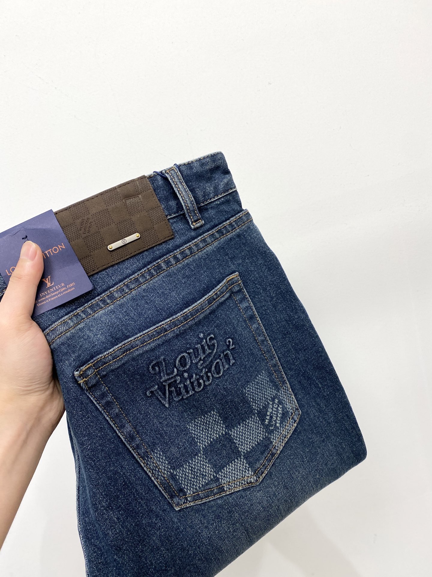 NO:497963,LV, 2025 latest products, special counters are available at the same time, original singles, washable casual jeans, imported original washing elastic fabric, comfortable and elastic, original hardware and auxiliary decorative logo, super positive style, extremely high grade, counter quality, fashionable and stylish upper body, 29-38,, louis vuitton, jeans, alexander wang19860909LV、2025最新品,专柜同步有售,原单狠货,水洗休闲牛仔裤,进口原版水洗弹力面料,舒适有弹性,原版五金辅料装饰logo,版型超正,档次极高,专柜品质,上身时尚有型,码数29-38,,louis vuitton,jeans,alexander wang,Men's clothing