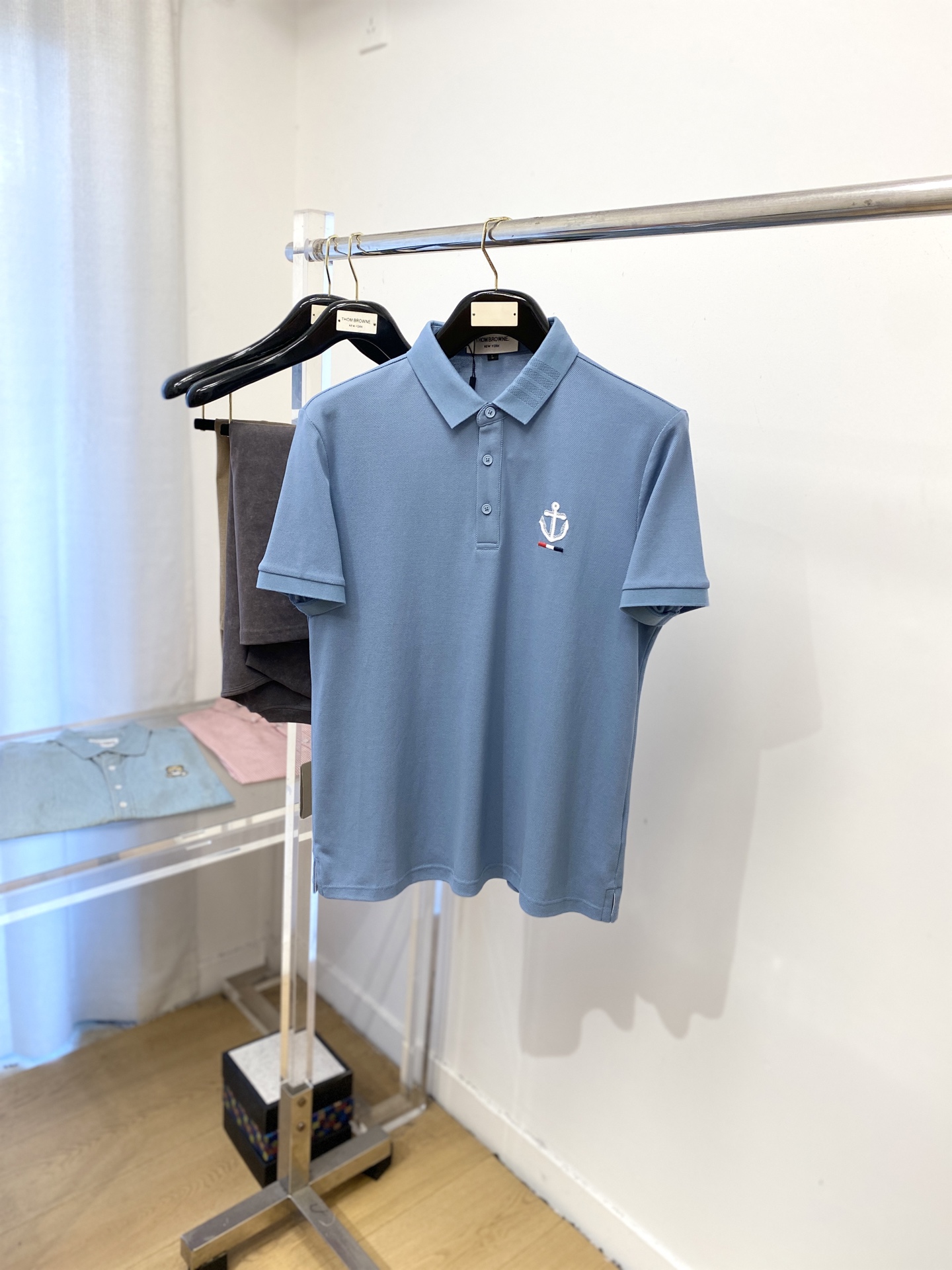 NO:478309,TB, the latest short-sleeved T-shirt in 2025, handsome and fashionable, exquisite embroidered pattern logo on the chest, simple and versatile style. The fabric cotton is not only crisp, maintains the trendy silhouette, but also comfortable to wear, and the yarn is more delicate, the number M-3XL, T-shirt,tees, t-shirt,alexander wang19860909TB、2025最新款短袖T恤,帅气时尚,胸前精致刺绣图案logo,简约百搭款.面料棉 不仅挺括,保持潮流的廓形,又穿着舒适,纱织更细腻,码数M-3XL,,T-shirt,tees，t-shirt,alexander wang,Men's clothing