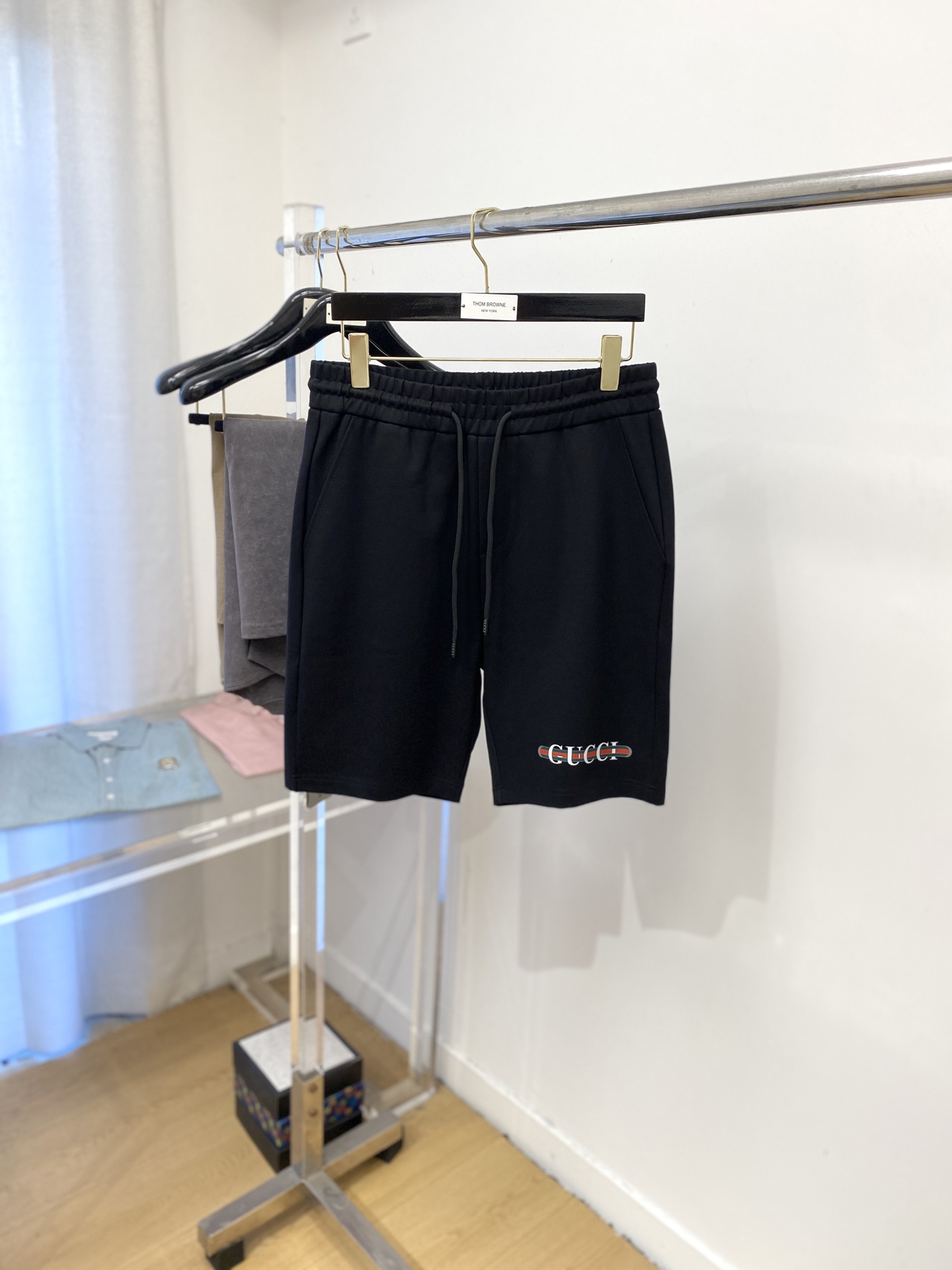 NO:478374,Guqi, 2025 hot casual shorts, high elasticity and slimming, simple and versatile, with fine workmanship, every needle can be seen with care, many celebrity celebrities love the most, lengthen the body proportions!  Micro-spin ^_^Comfortable fabric Details M-3XL, shorts, alexander wang19860909古奇、2025爆款休闲短裤 高弹显瘦必爆简约百搭爆款,做工精细,每一针都看得到用心,超多明星网红最爱 拉长身材比例哦！微弹 ^_^舒适面料 细节体码数M-3XL,,shorts,alexander wang,Men's clothing