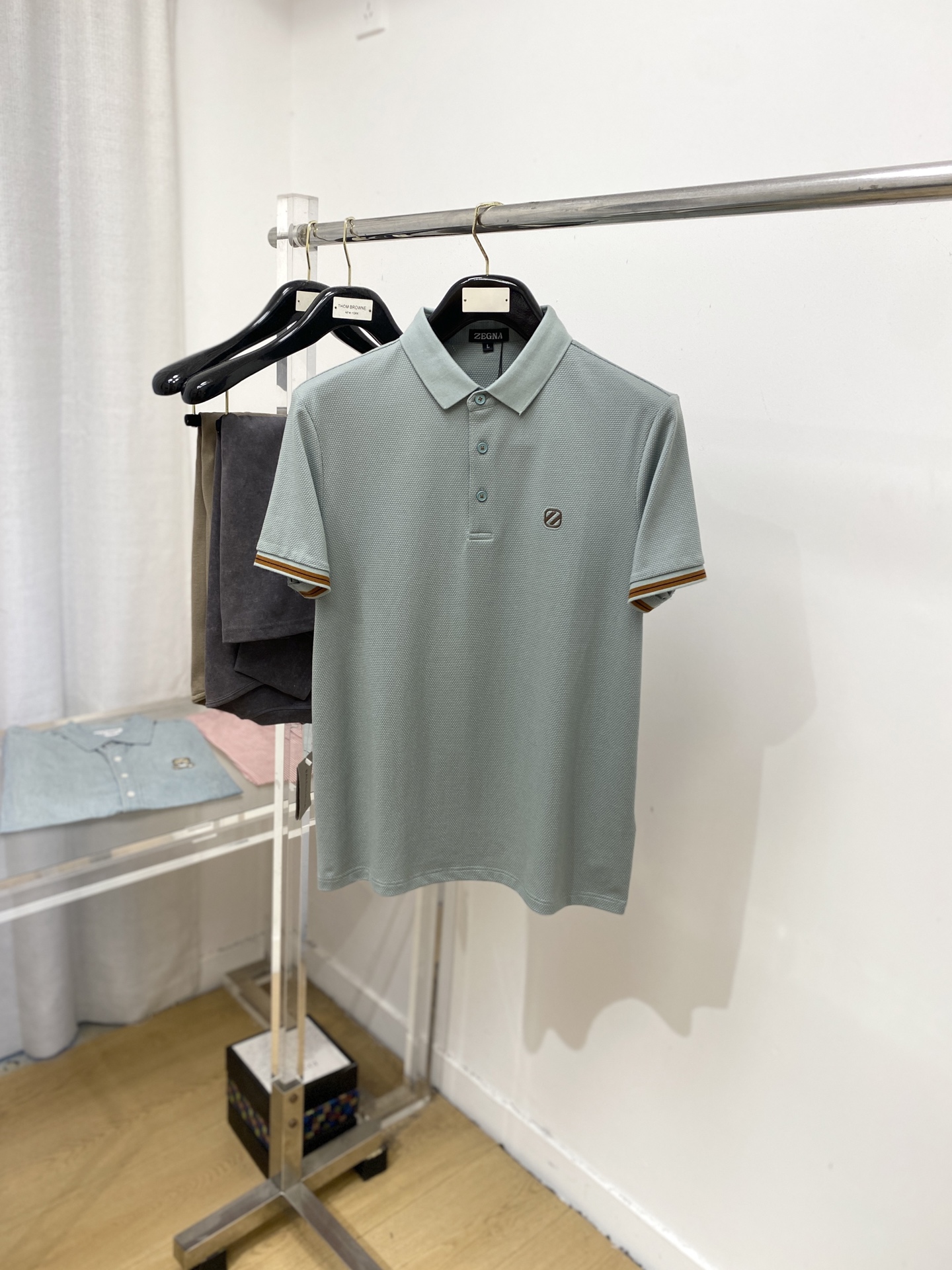 NO:495079,Zenia, the latest short-sleeved T-shirt, handsome and fashionable, top-grade printed letter logo on the chest, simple and versatile style. Fabric cotton is not only crisp, maintains the trendy silhouette, and is comfortable to wear, and the yarn is more delicate, the number M-3XL, zegna, T-shirt, tees, t-shirt, alexander wang19860909杰尼亚、最新款短袖T恤,帅气时尚,胸前顶级印胶字母logo,简约百搭款.面料棉 不仅挺括,保持潮流的廓形,又穿着舒适,纱织更细腻,码数M-3XL,,zegna,T-shirt,tees，t-shirt,alexander wang,Men's clothing