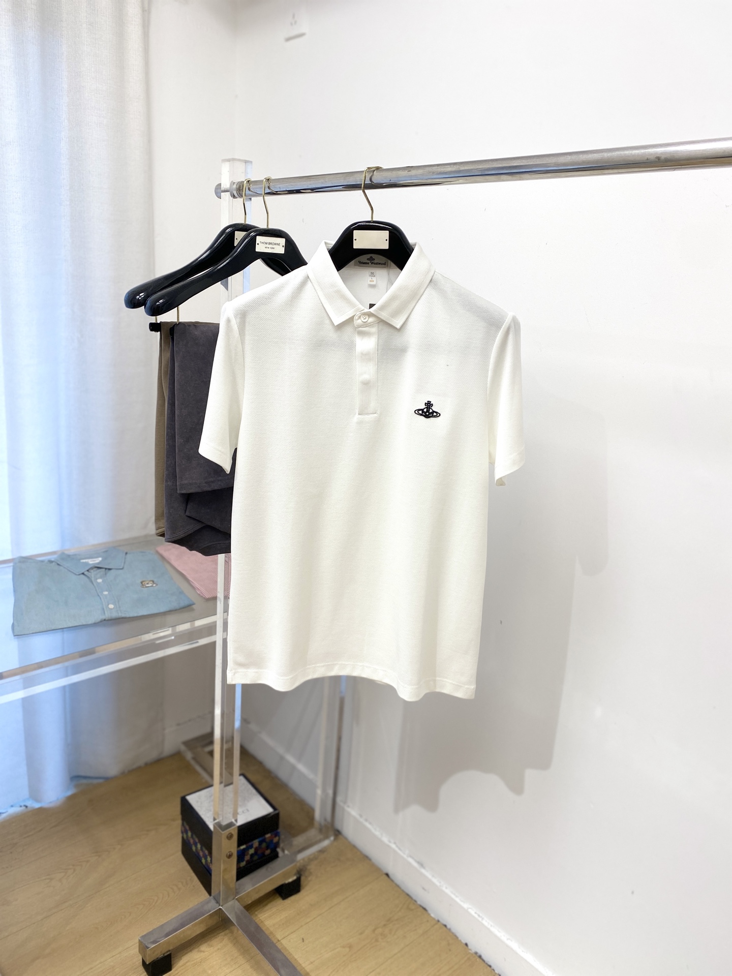 “Vivian 2025 Short-Sleeve T-Shirt: Handsome Fashion with Cum-Sembling Pattern Logo, Cotton Fabric, M-3XL P600” - 图片 1